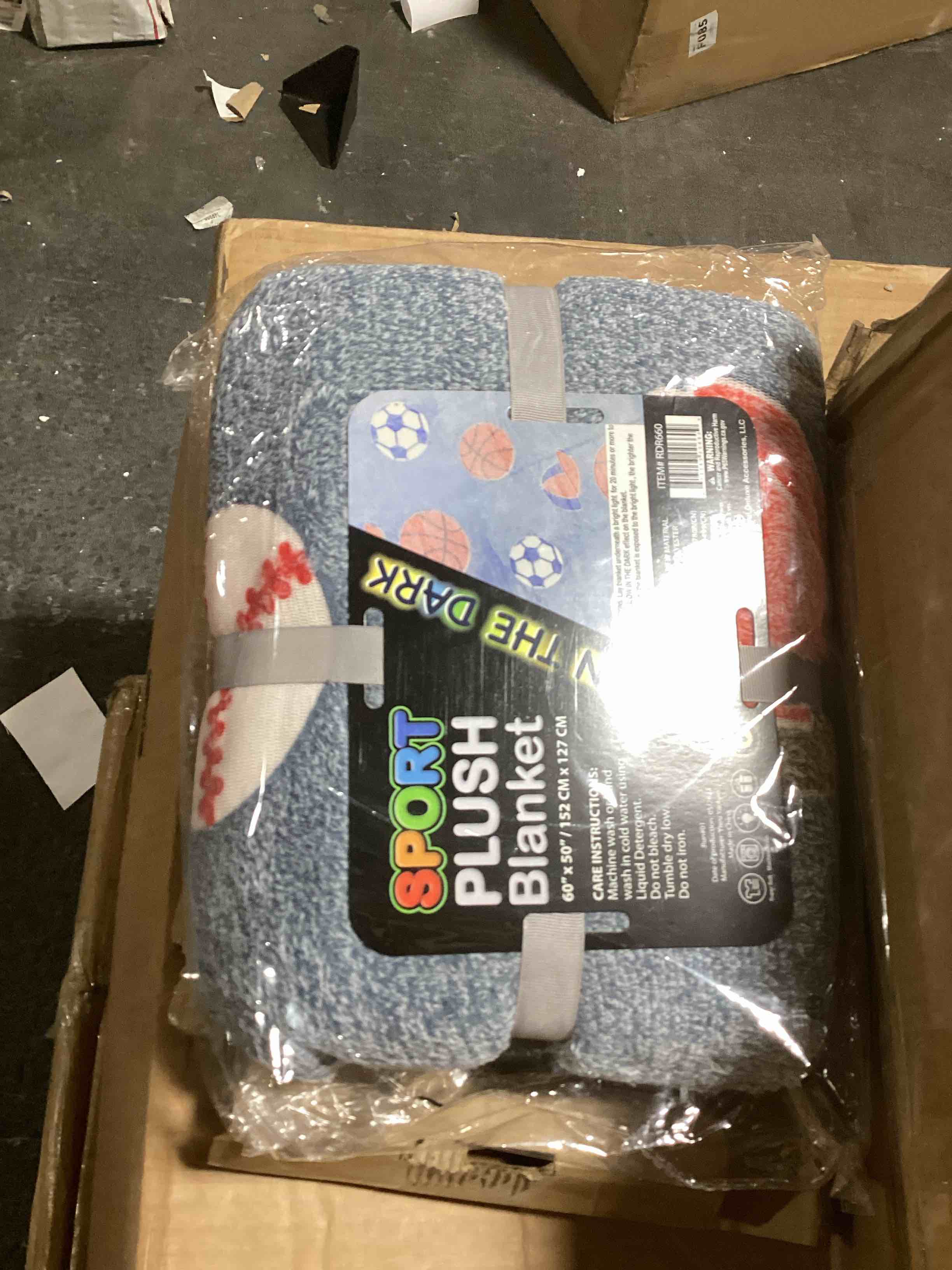 https://s3.amazonaws.com/lotting-images-prod/bidfta/BLU6327305_1713207301019.jpeg