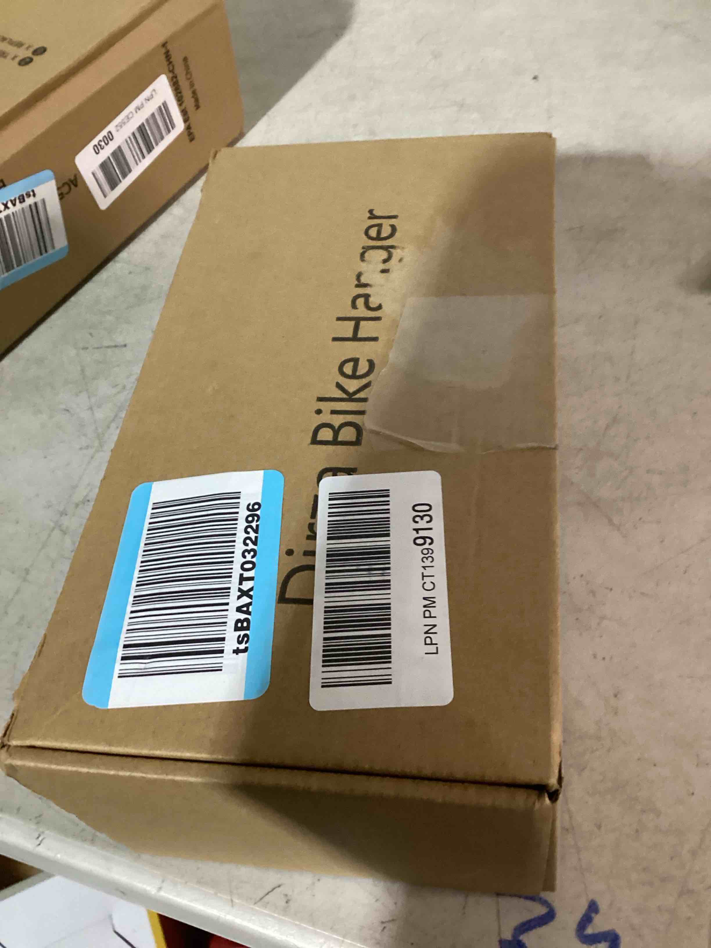 https://s3.amazonaws.com/lotting-images-prod/bidfta/BLU6328150_1713202903949.jpeg