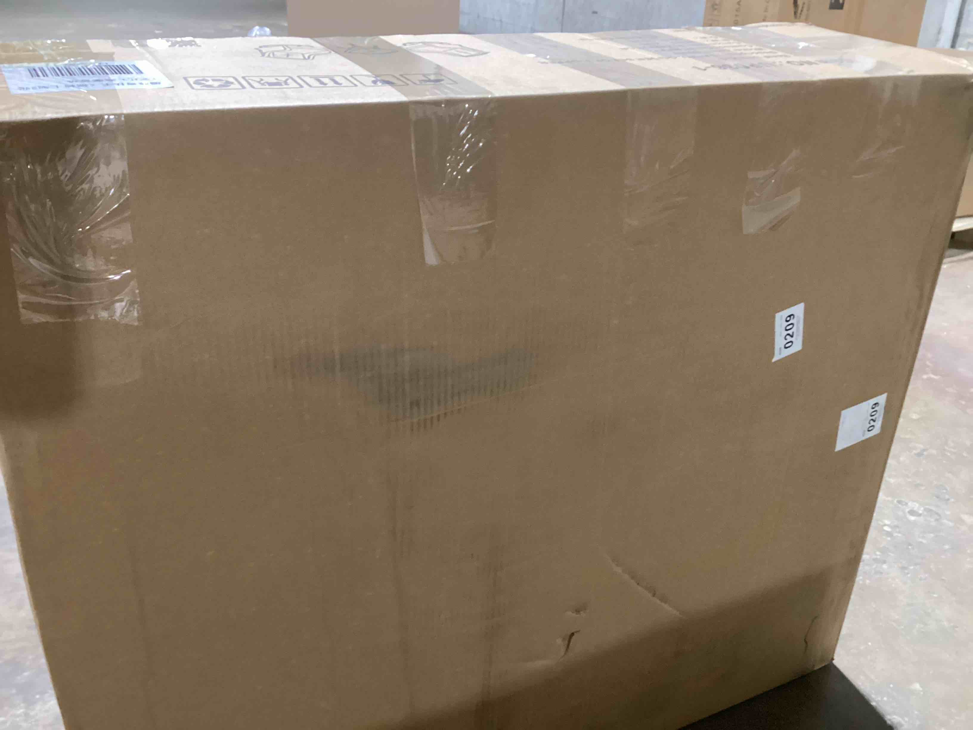 https://s3.amazonaws.com/lotting-images-prod/bidfta/BLU6328601_1713970385078.jpeg
