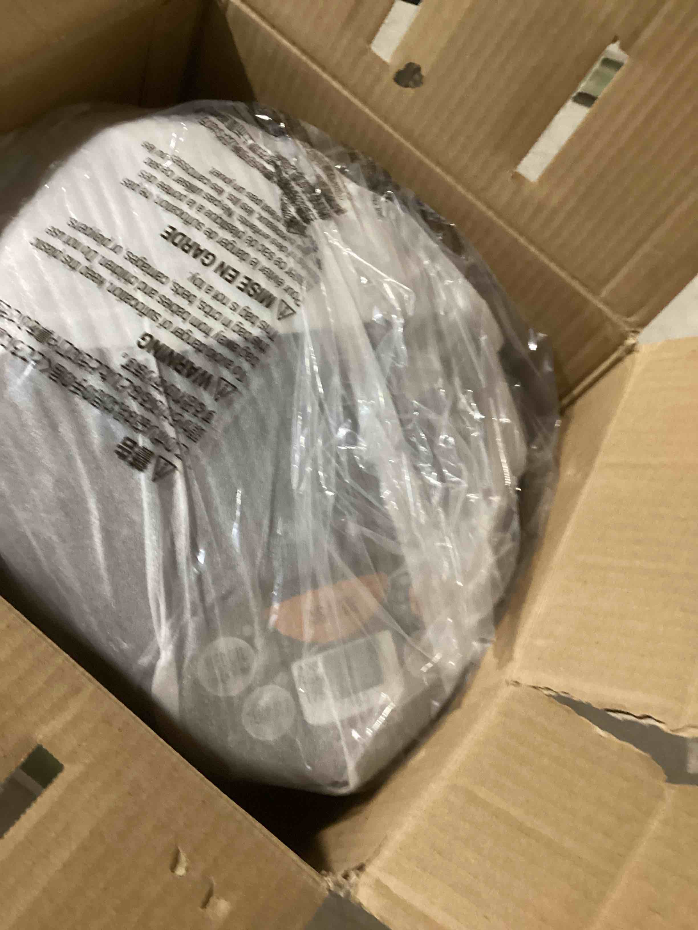 https://s3.amazonaws.com/lotting-images-prod/bidfta/BLU6328763_1714049783544.jpeg