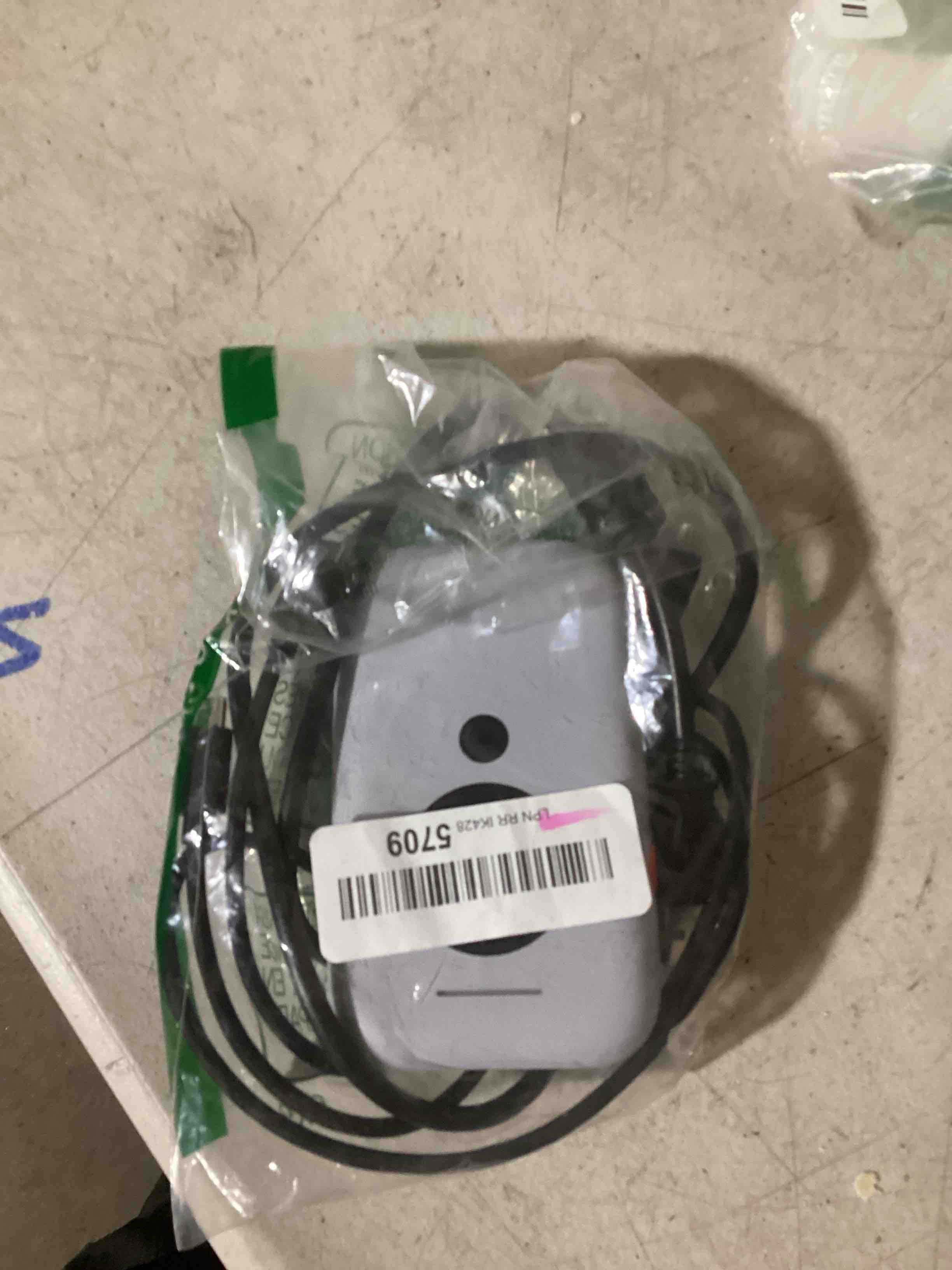 https://s3.amazonaws.com/lotting-images-prod/bidfta/BLU6328777_1714052289996.jpeg