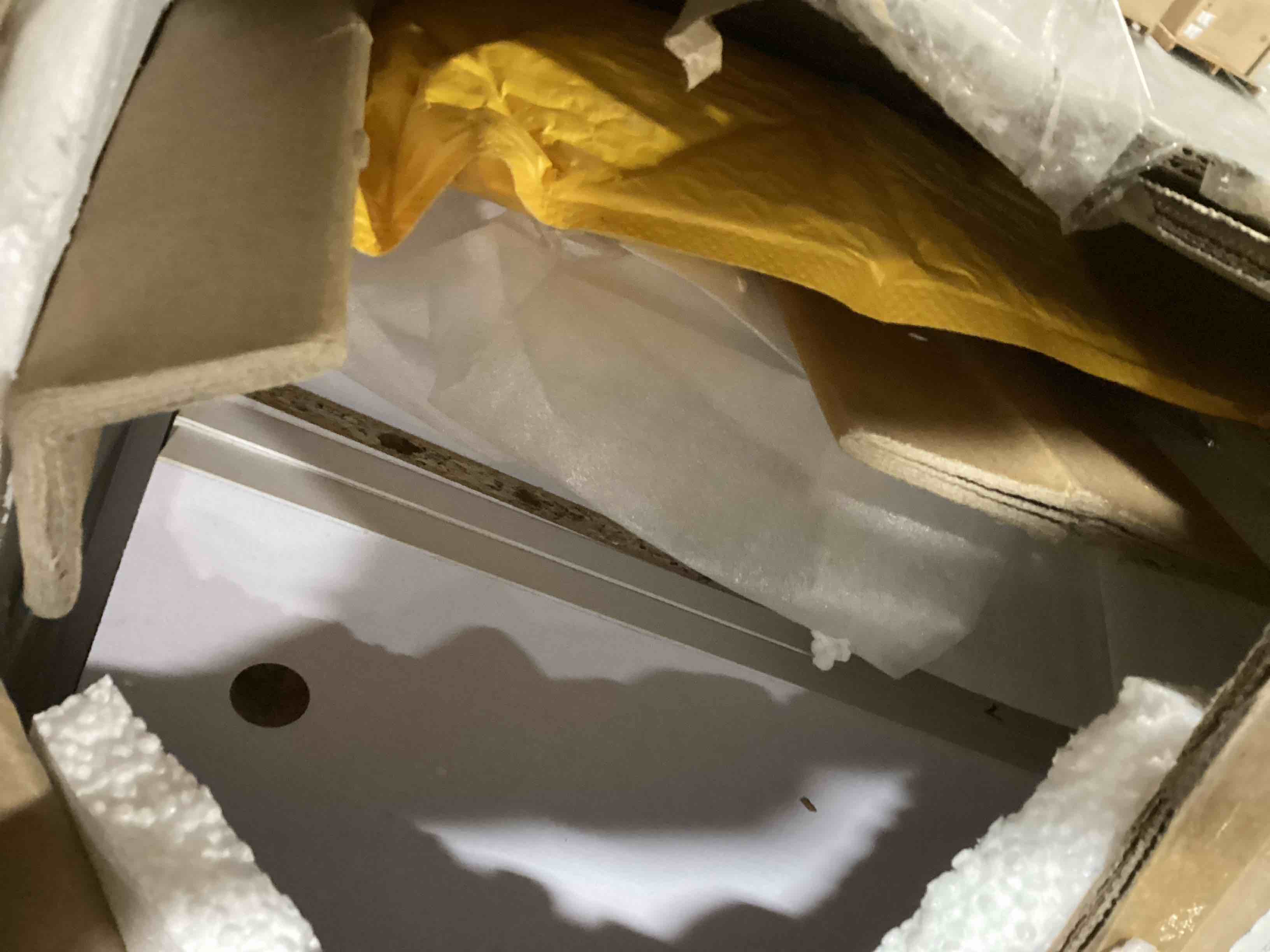 https://s3.amazonaws.com/lotting-images-prod/bidfta/BLU6329260_1712240652585.jpeg