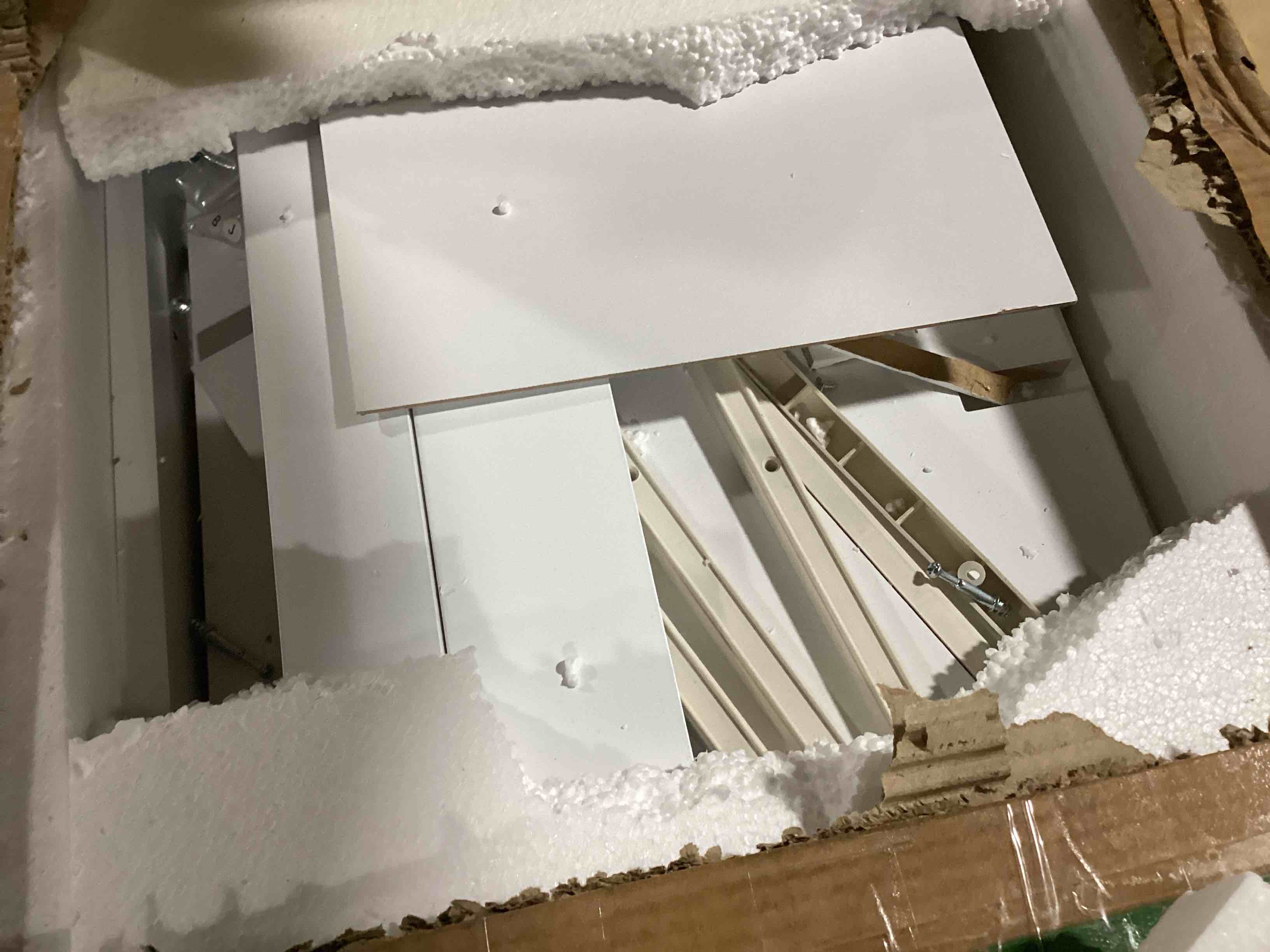 https://s3.amazonaws.com/lotting-images-prod/bidfta/BLU6329338_1712329065740.jpeg
