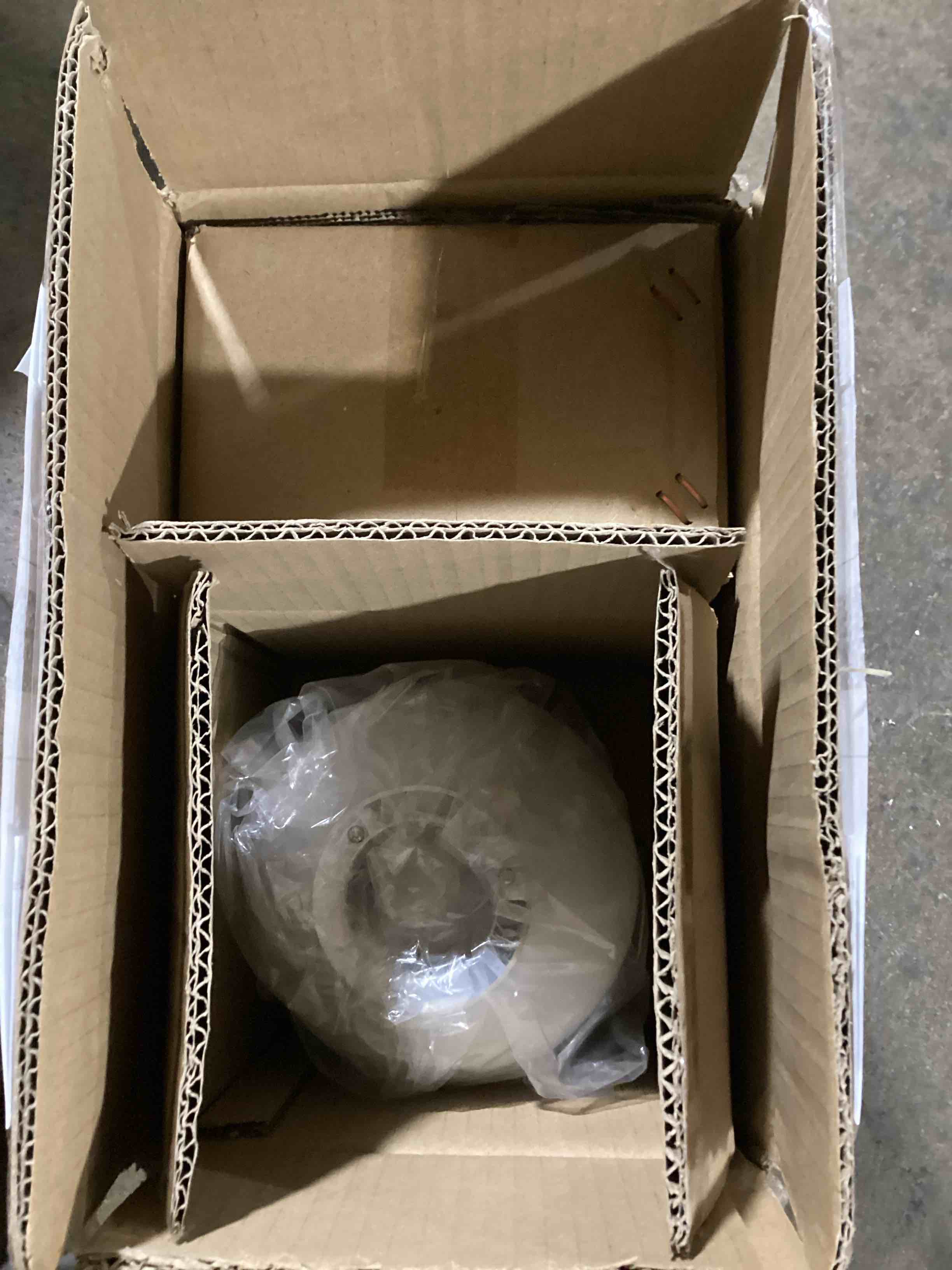 https://s3.amazonaws.com/lotting-images-prod/bidfta/BLU6330026_1713365043648.jpeg