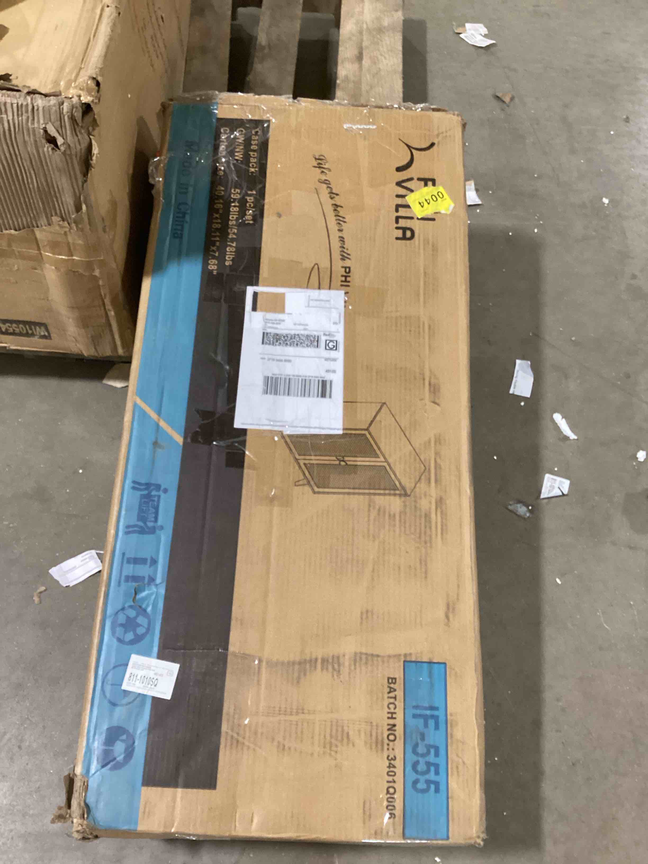 https://s3.amazonaws.com/lotting-images-prod/bidfta/BLU6331262_1713281638769.jpeg