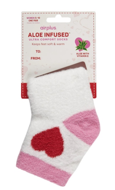 Airplus Aloe Infused Quarter Socks, Big Red Heart, Women's Medium Fits Size 5-10