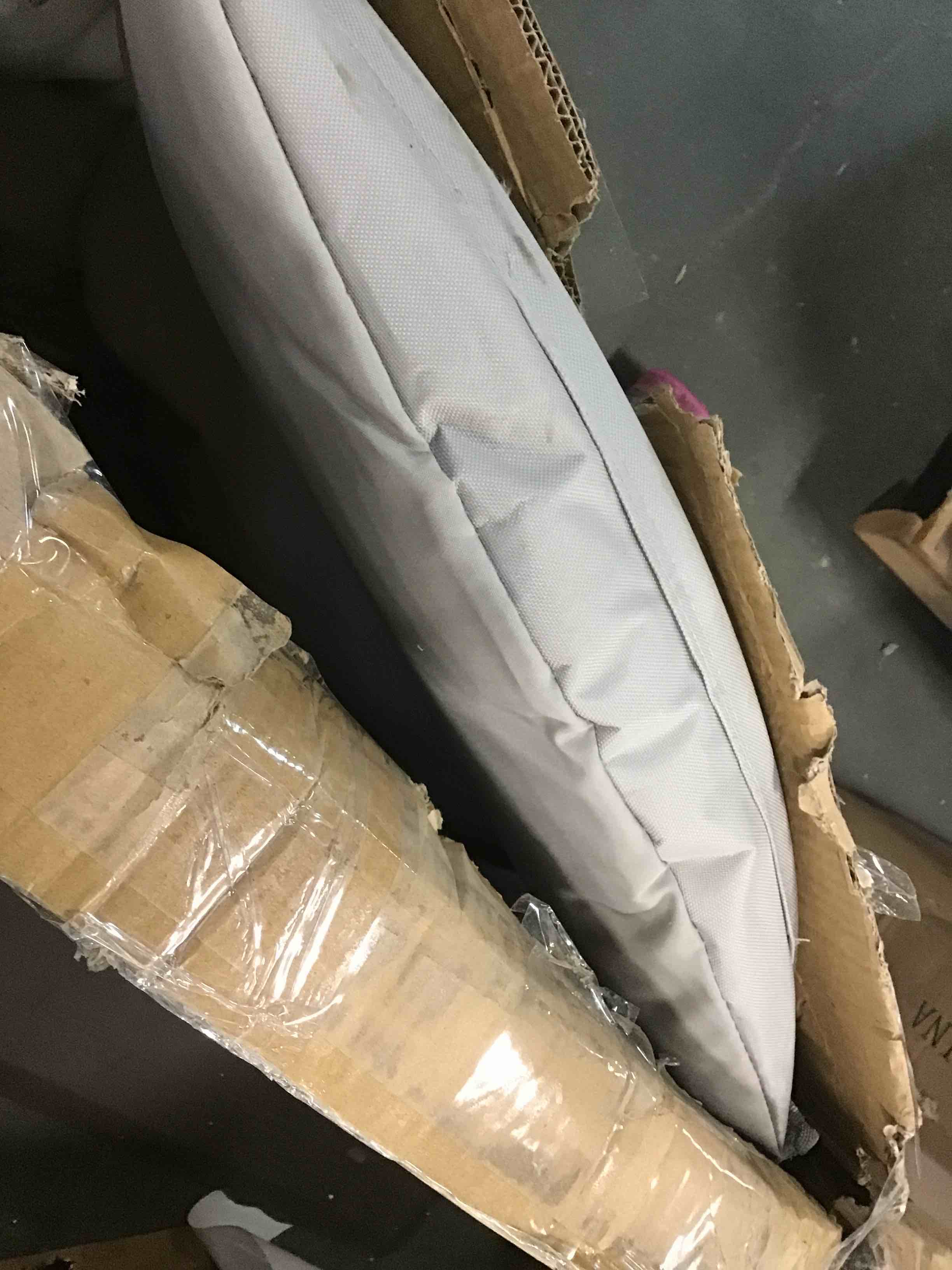 https://s3.amazonaws.com/lotting-images-prod/bidfta/BLU6332415_1711812546570.jpeg