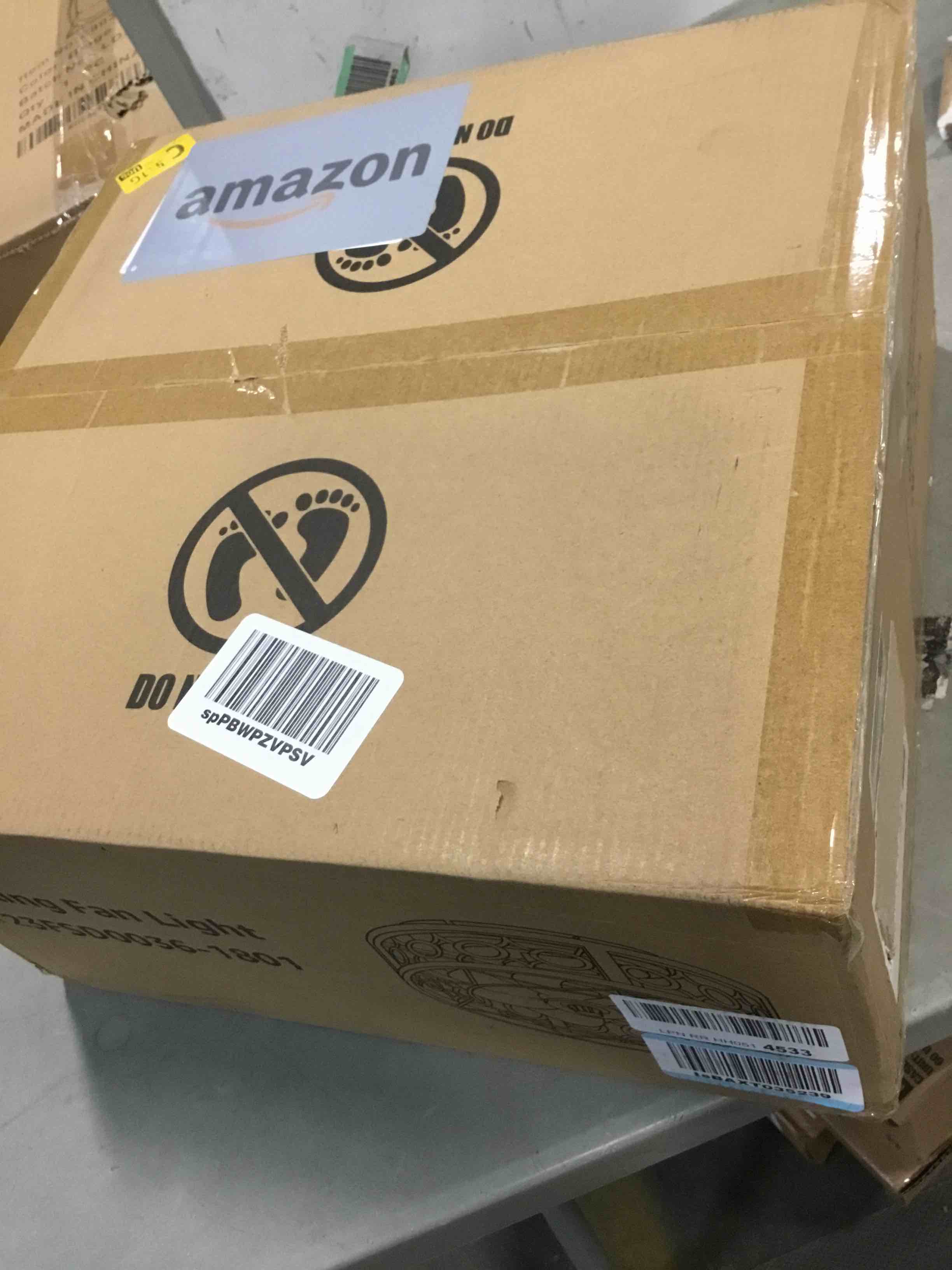 https://s3.amazonaws.com/lotting-images-prod/bidfta/BLU6333264_1712237259696.jpeg