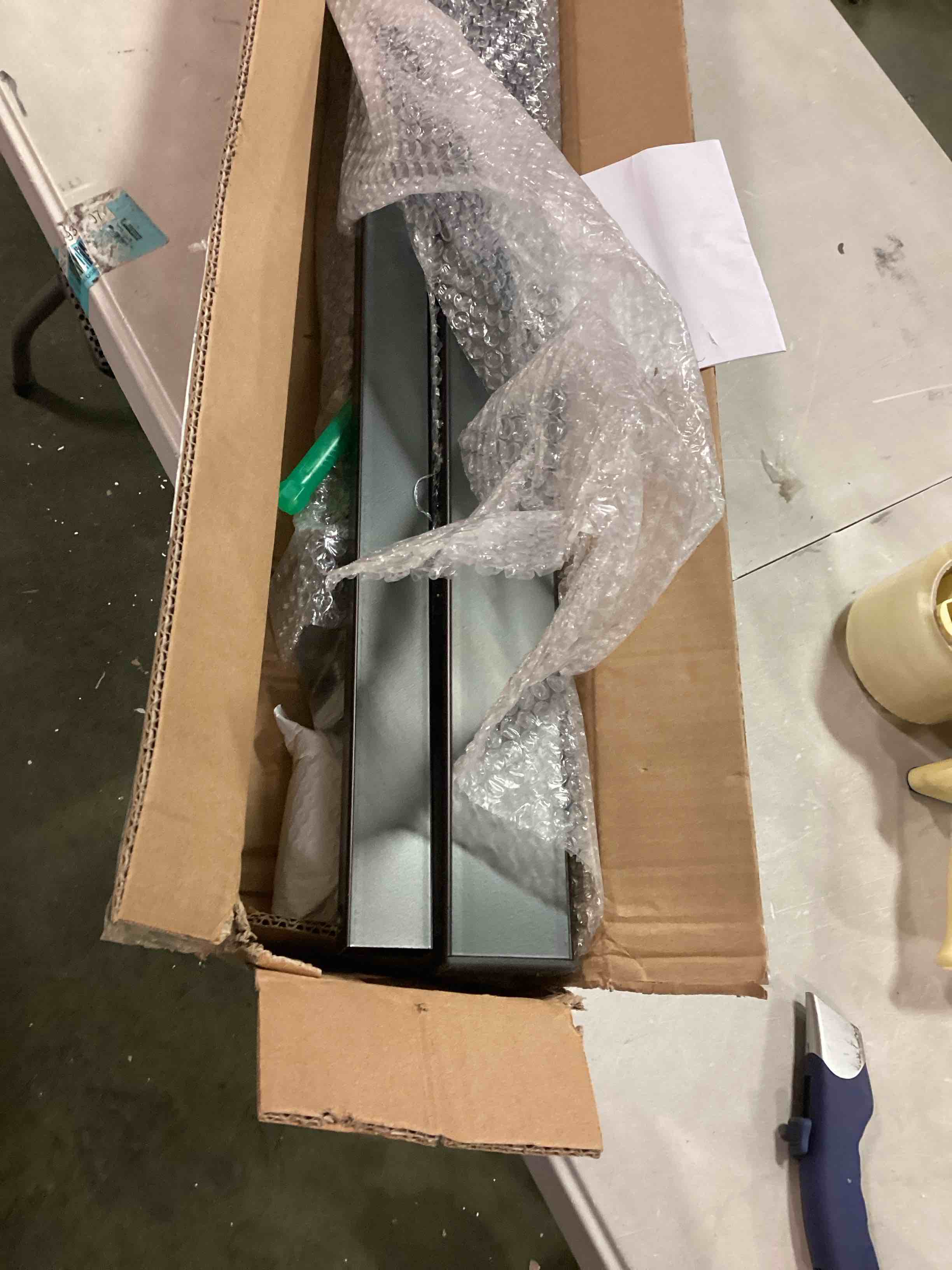 https://s3.amazonaws.com/lotting-images-prod/bidfta/BLU6333557_1712079716121.jpeg