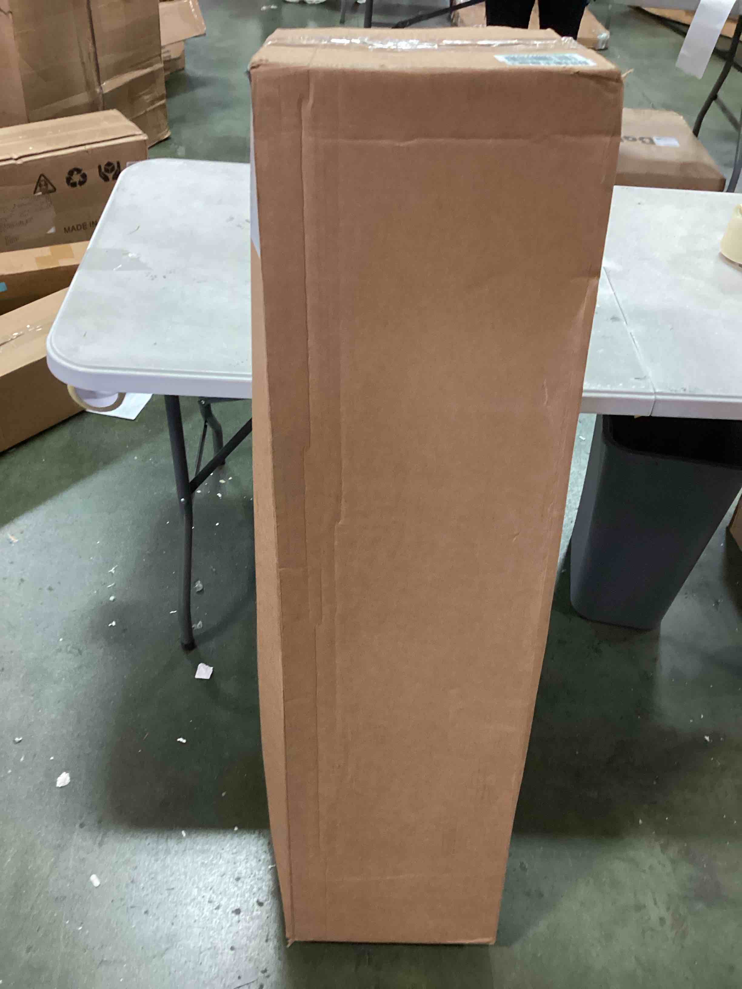 https://s3.amazonaws.com/lotting-images-prod/bidfta/BLU6333570_1712084589525.jpeg