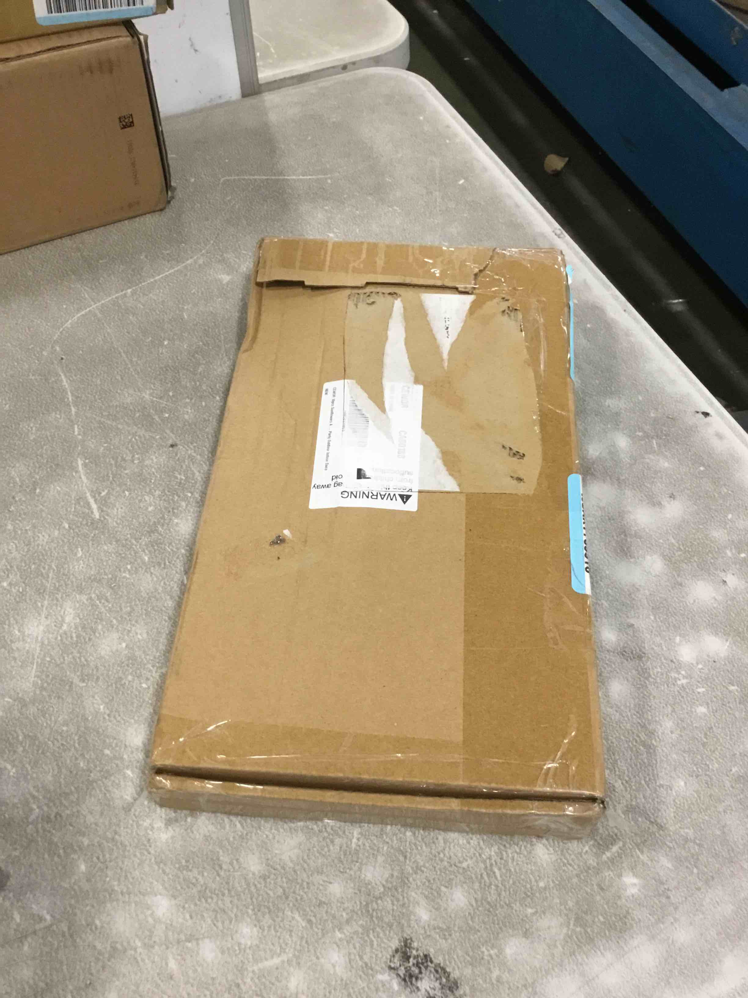 https://s3.amazonaws.com/lotting-images-prod/bidfta/BLU6334702_1712759461157.jpeg