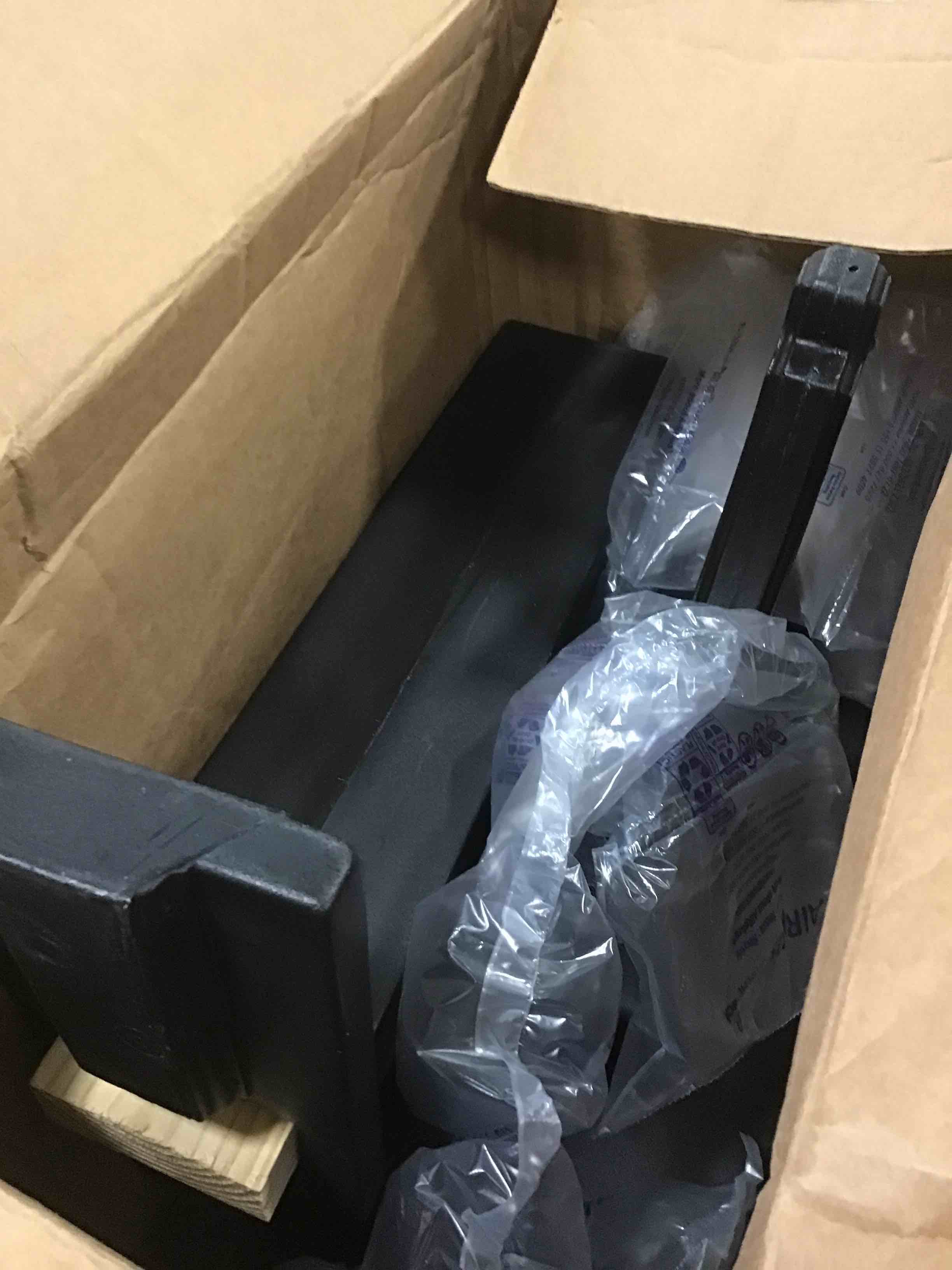 https://s3.amazonaws.com/lotting-images-prod/bidfta/BLU6335264_1712070841681.jpeg