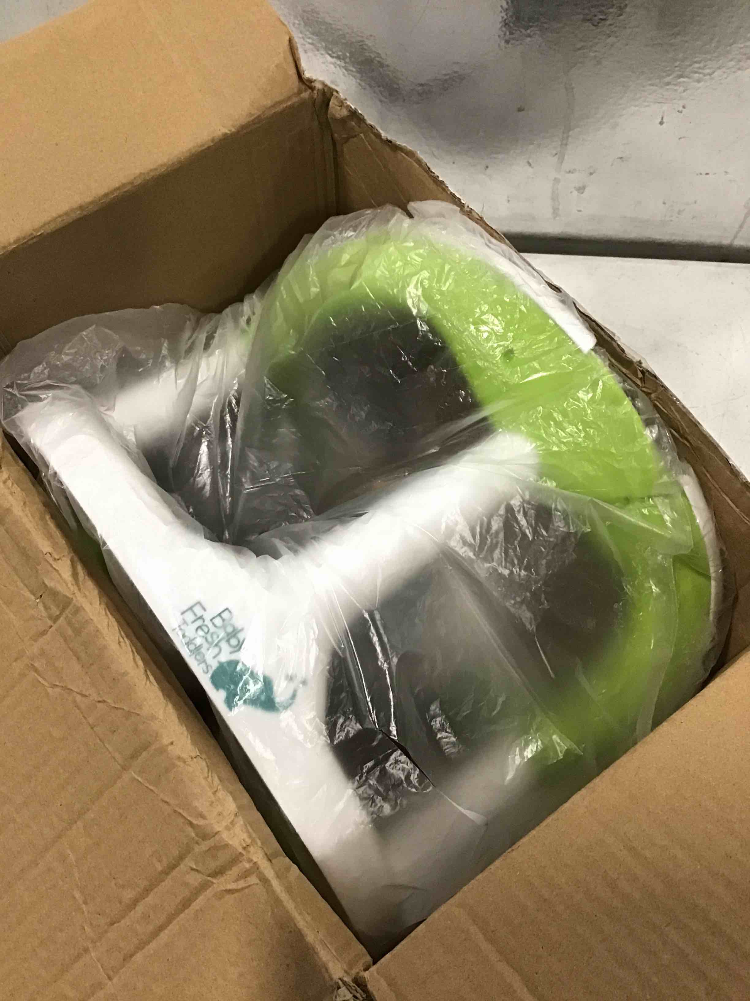 https://s3.amazonaws.com/lotting-images-prod/bidfta/BLU6335729_1712319267738.jpeg