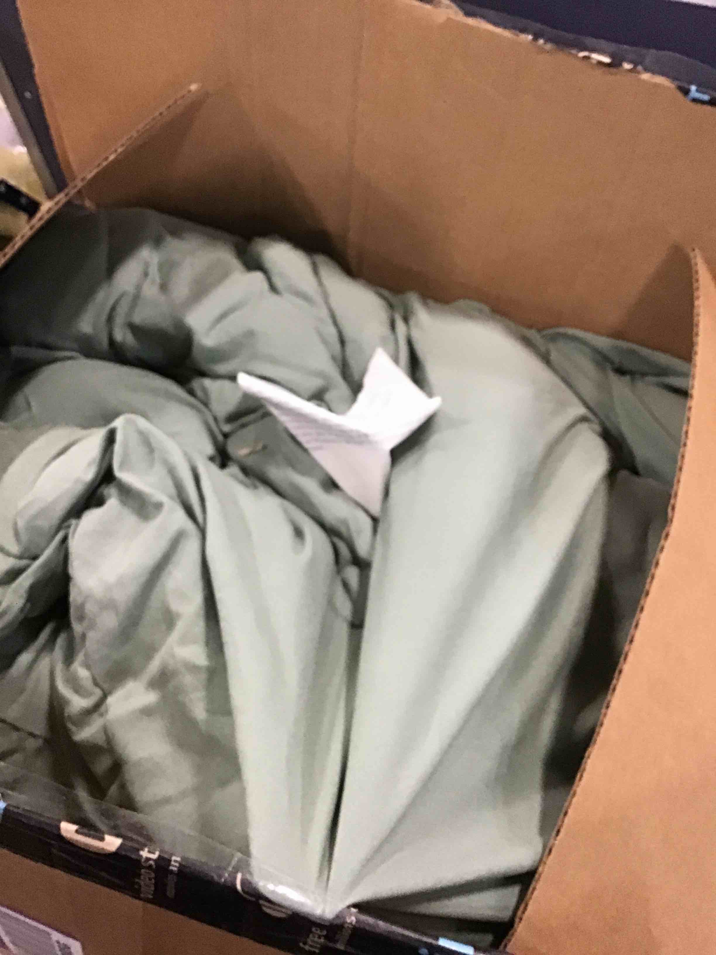 https://s3.amazonaws.com/lotting-images-prod/bidfta/BLU6335991_1712402117053.jpeg