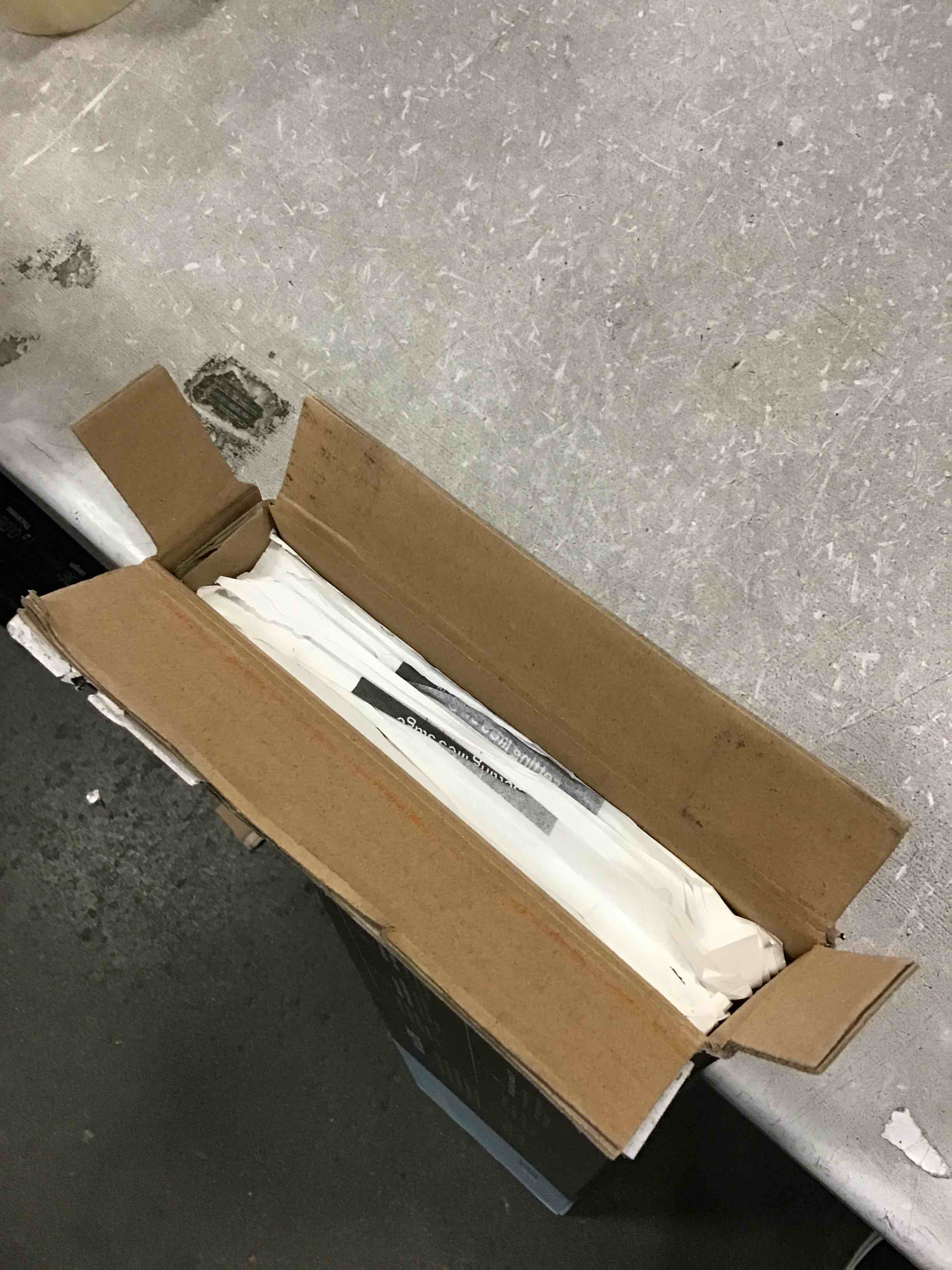 https://s3.amazonaws.com/lotting-images-prod/bidfta/BLU6336071_1712409309904.jpeg