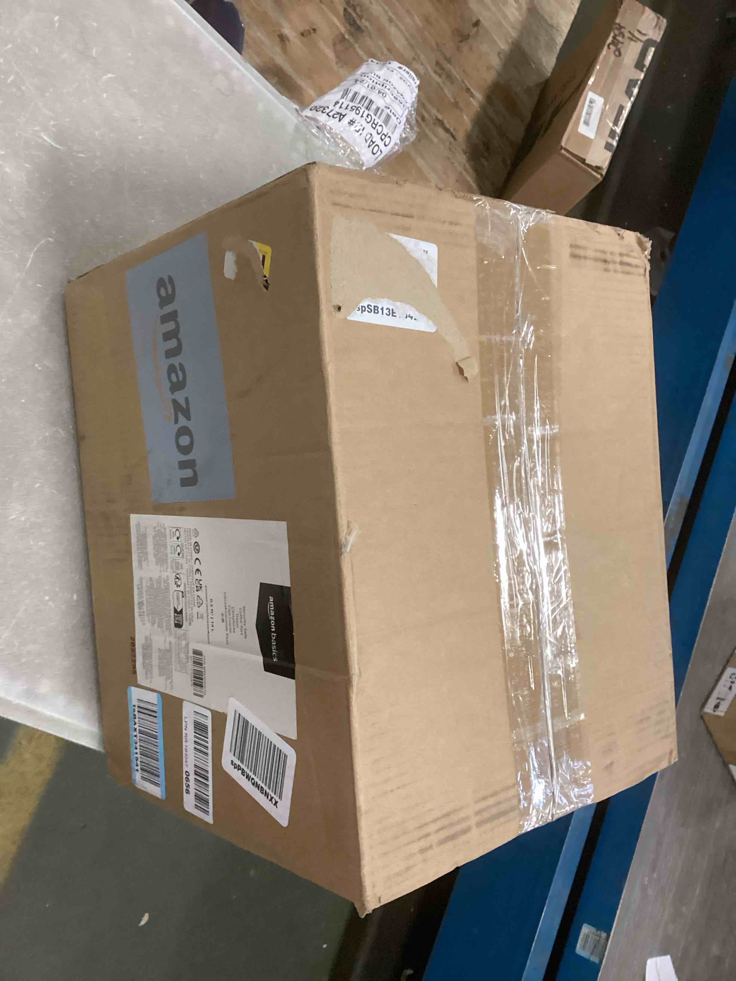 https://s3.amazonaws.com/lotting-images-prod/bidfta/BLU6337131_1712149883906.jpeg