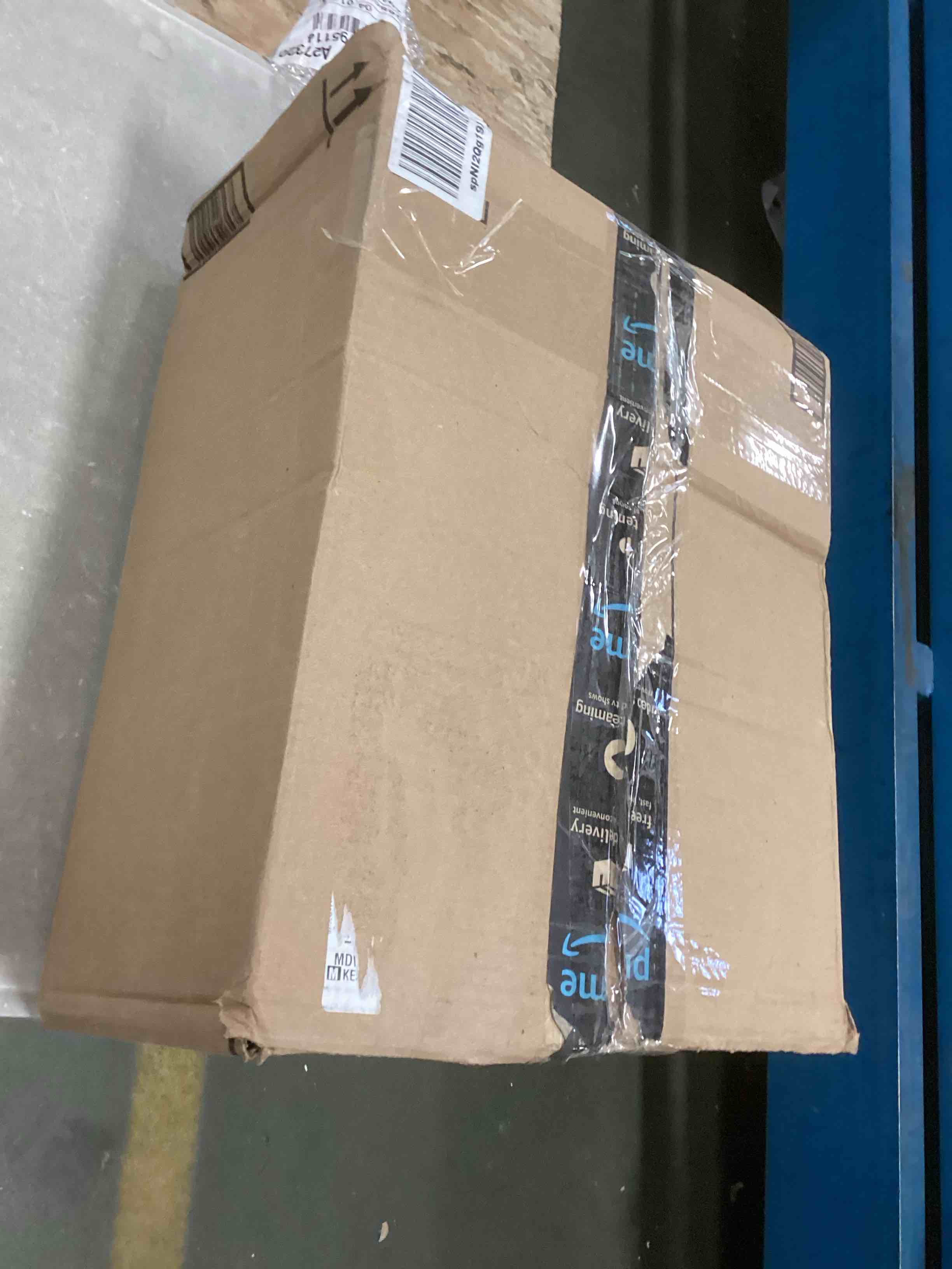 https://s3.amazonaws.com/lotting-images-prod/bidfta/BLU6337135_1712150101612.jpeg