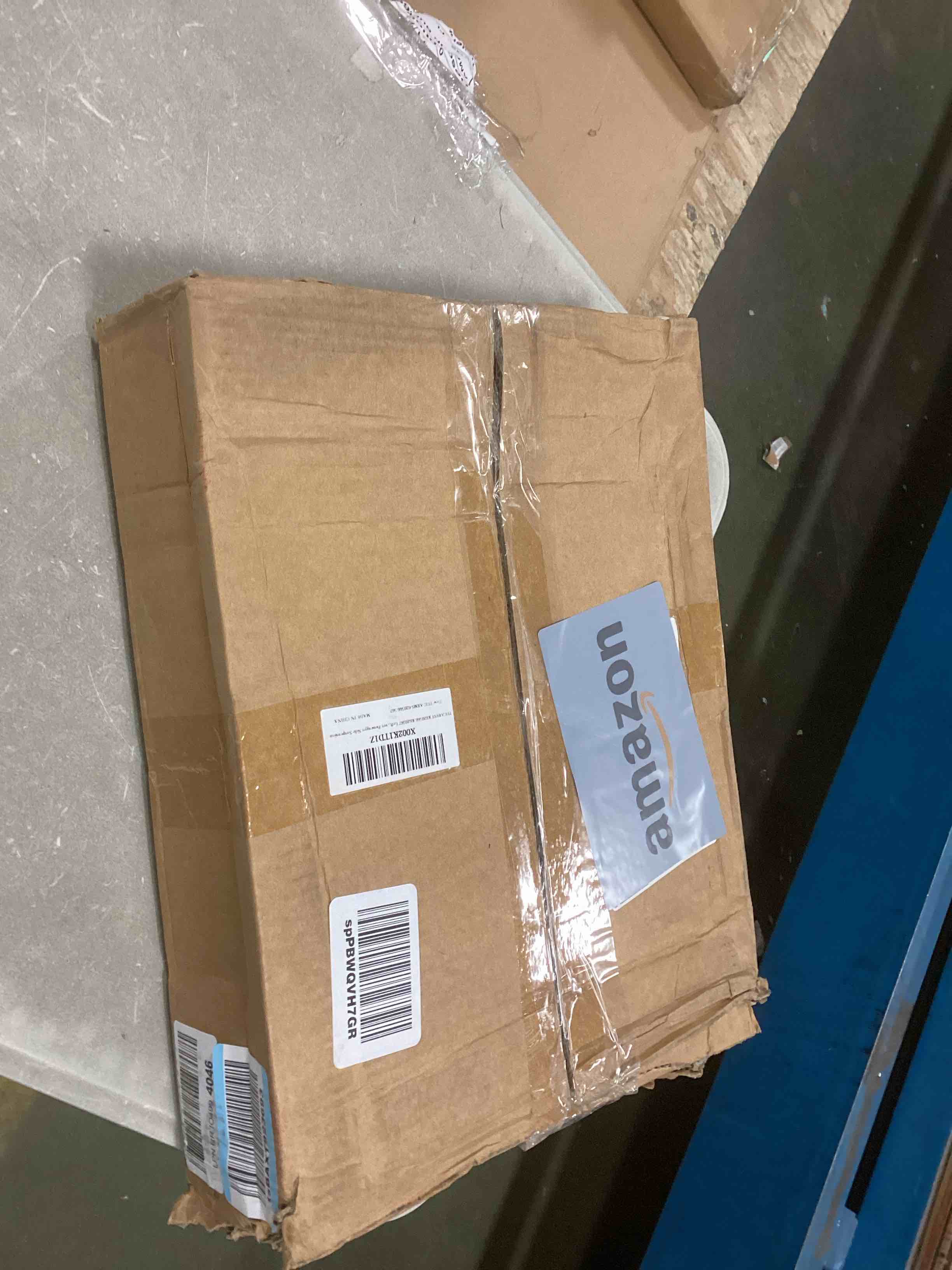 https://s3.amazonaws.com/lotting-images-prod/bidfta/BLU6337339_1712231571996.jpeg