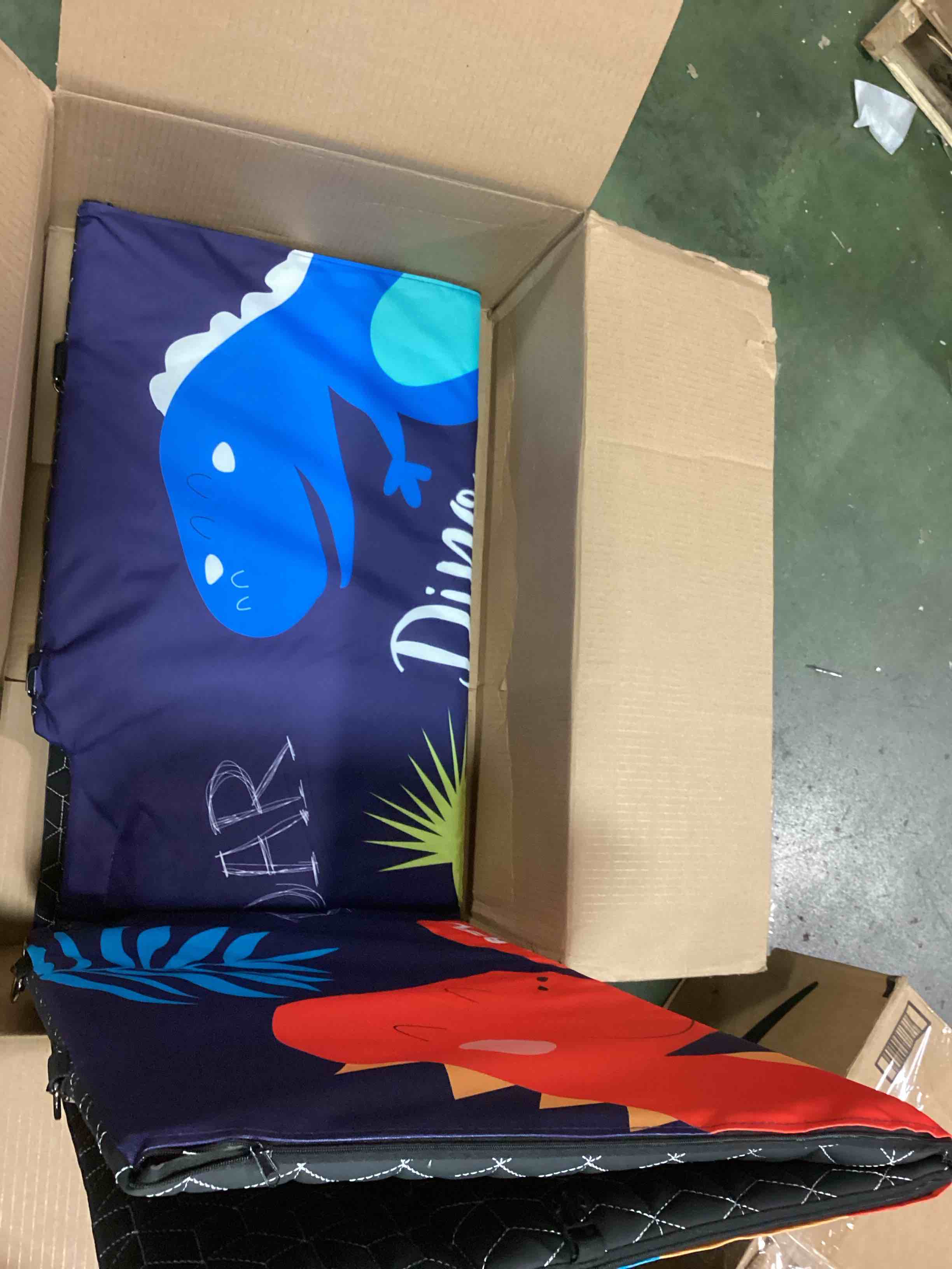 https://s3.amazonaws.com/lotting-images-prod/bidfta/BLU6338418_1712952737137.jpeg
