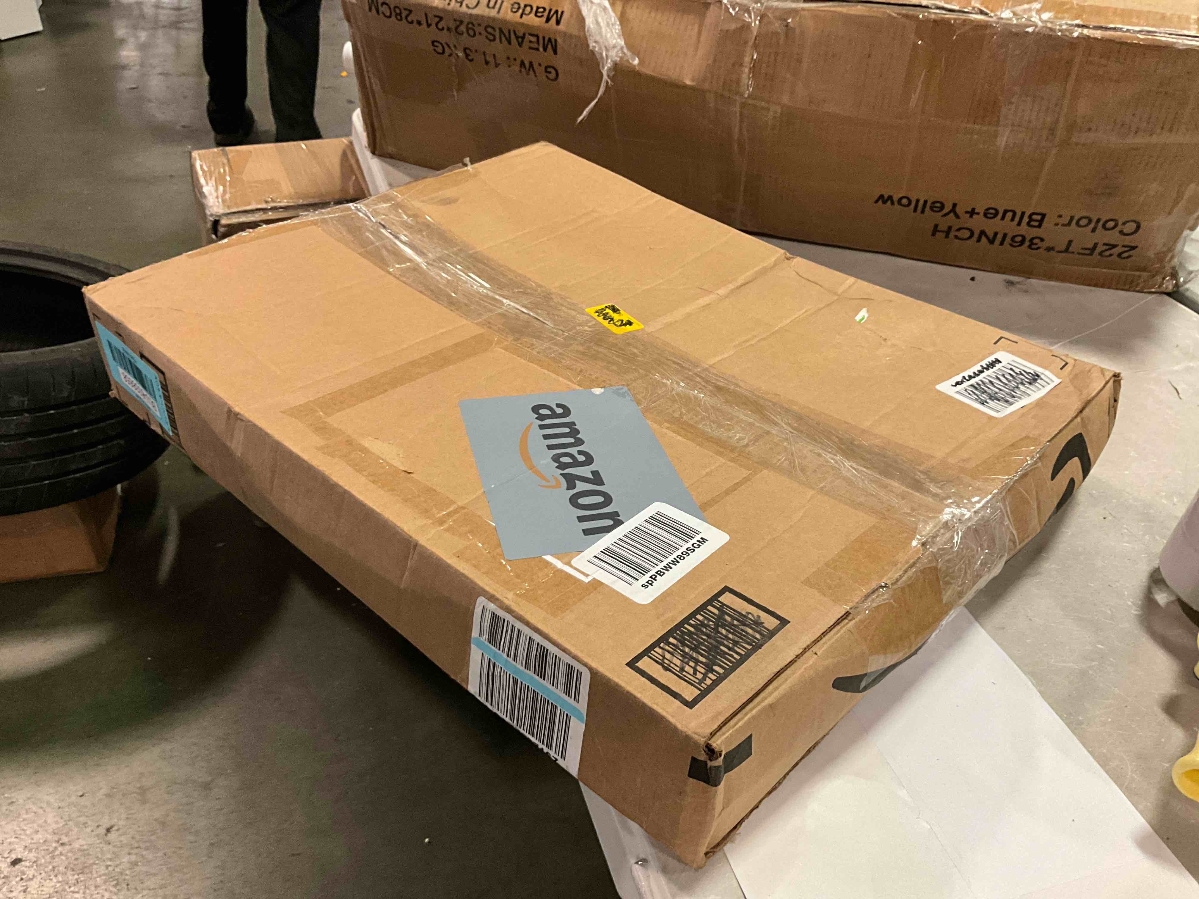 https://s3.amazonaws.com/lotting-images-prod/bidfta/BLU6338658_1713440013420.jpeg