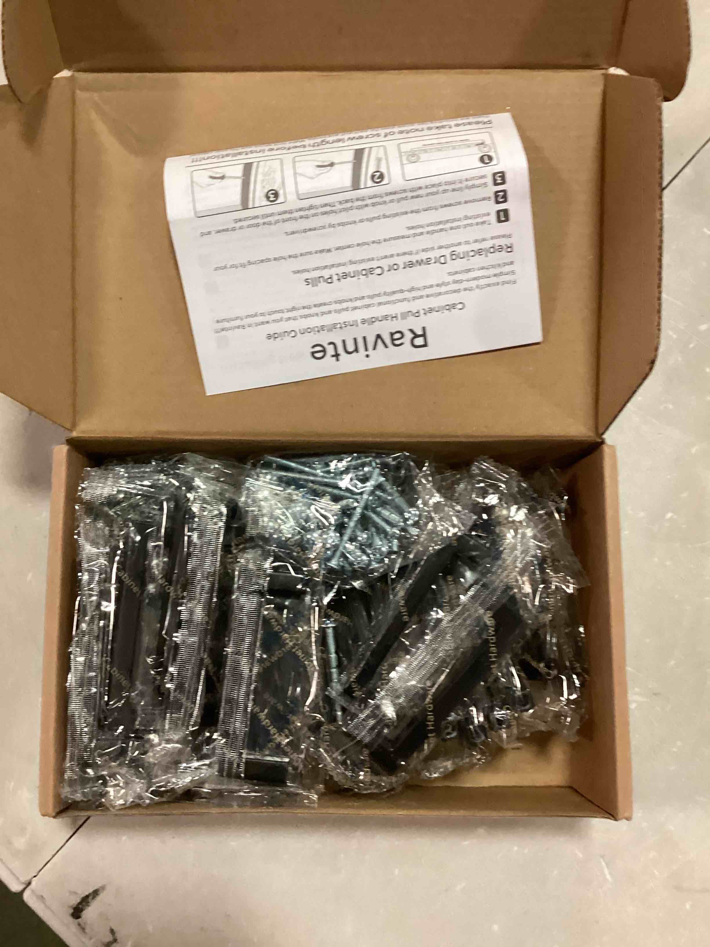 https://s3.amazonaws.com/lotting-images-prod/bidfta/BLU6338809_1713540197865.jpeg