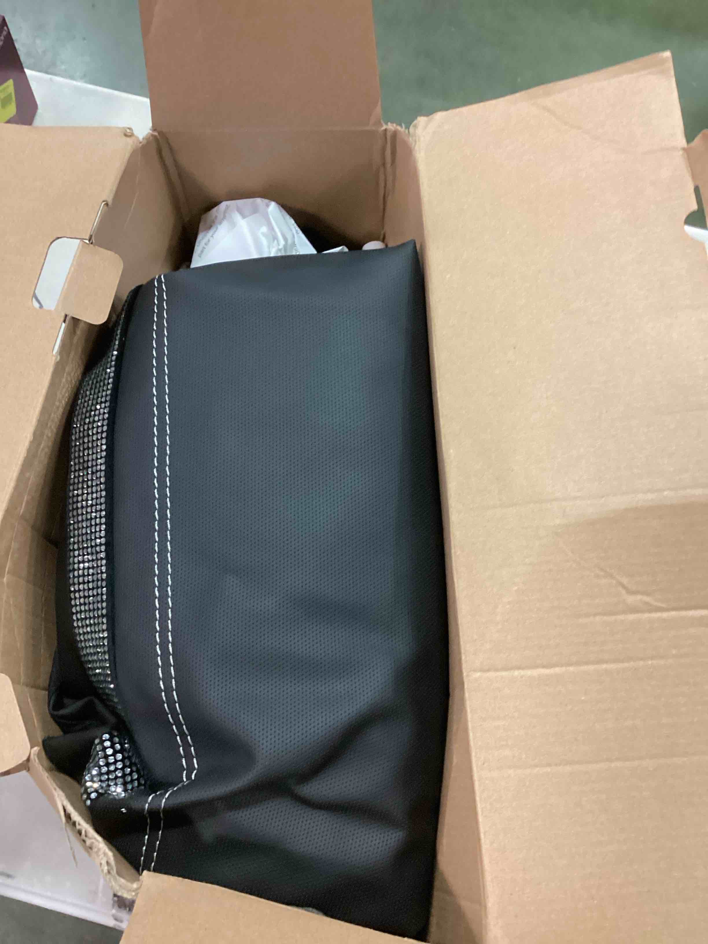 https://s3.amazonaws.com/lotting-images-prod/bidfta/BLU6338866_1713549006682.jpeg