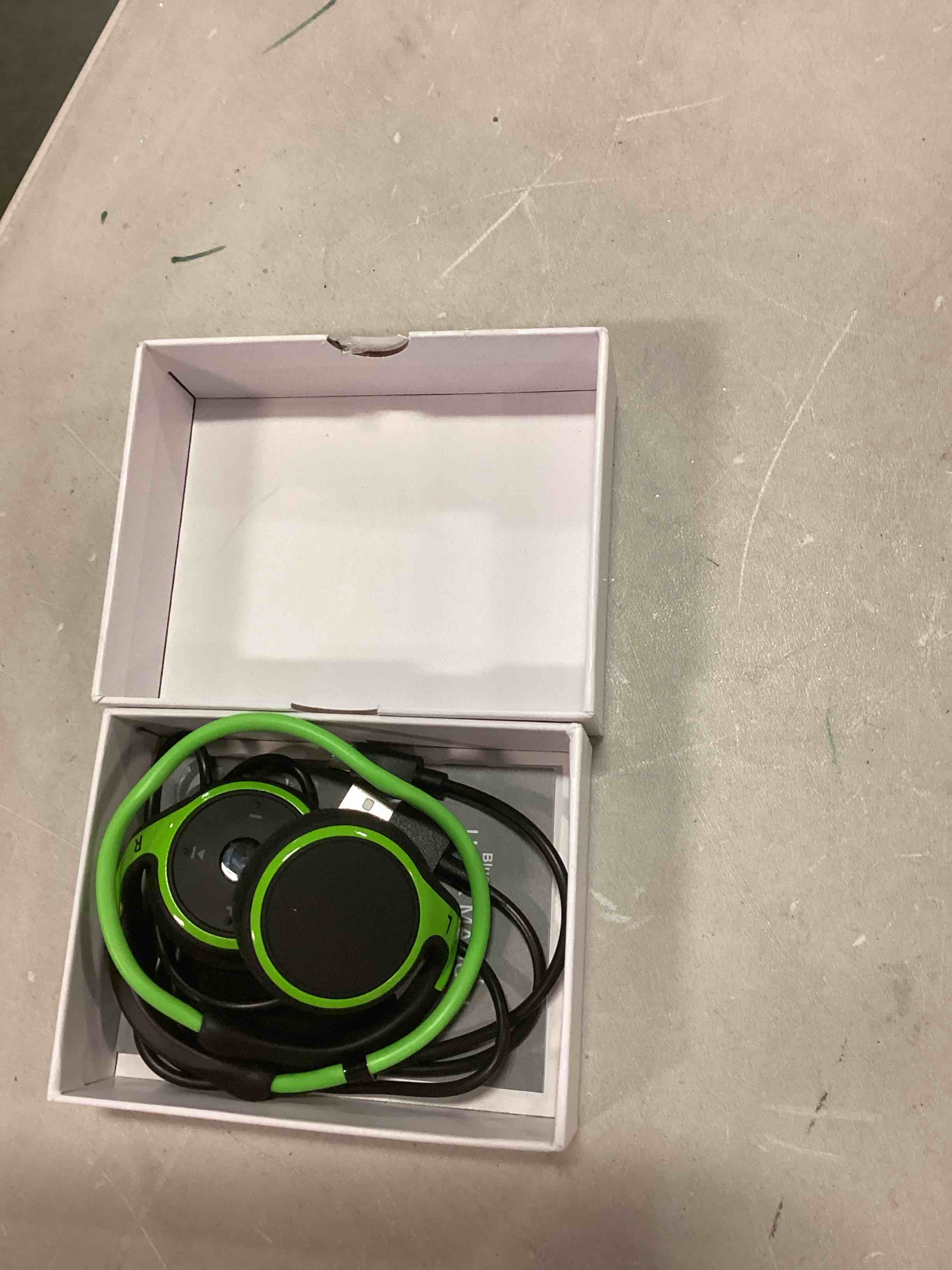 https://s3.amazonaws.com/lotting-images-prod/bidfta/BLU6339096_1713811980107.jpeg