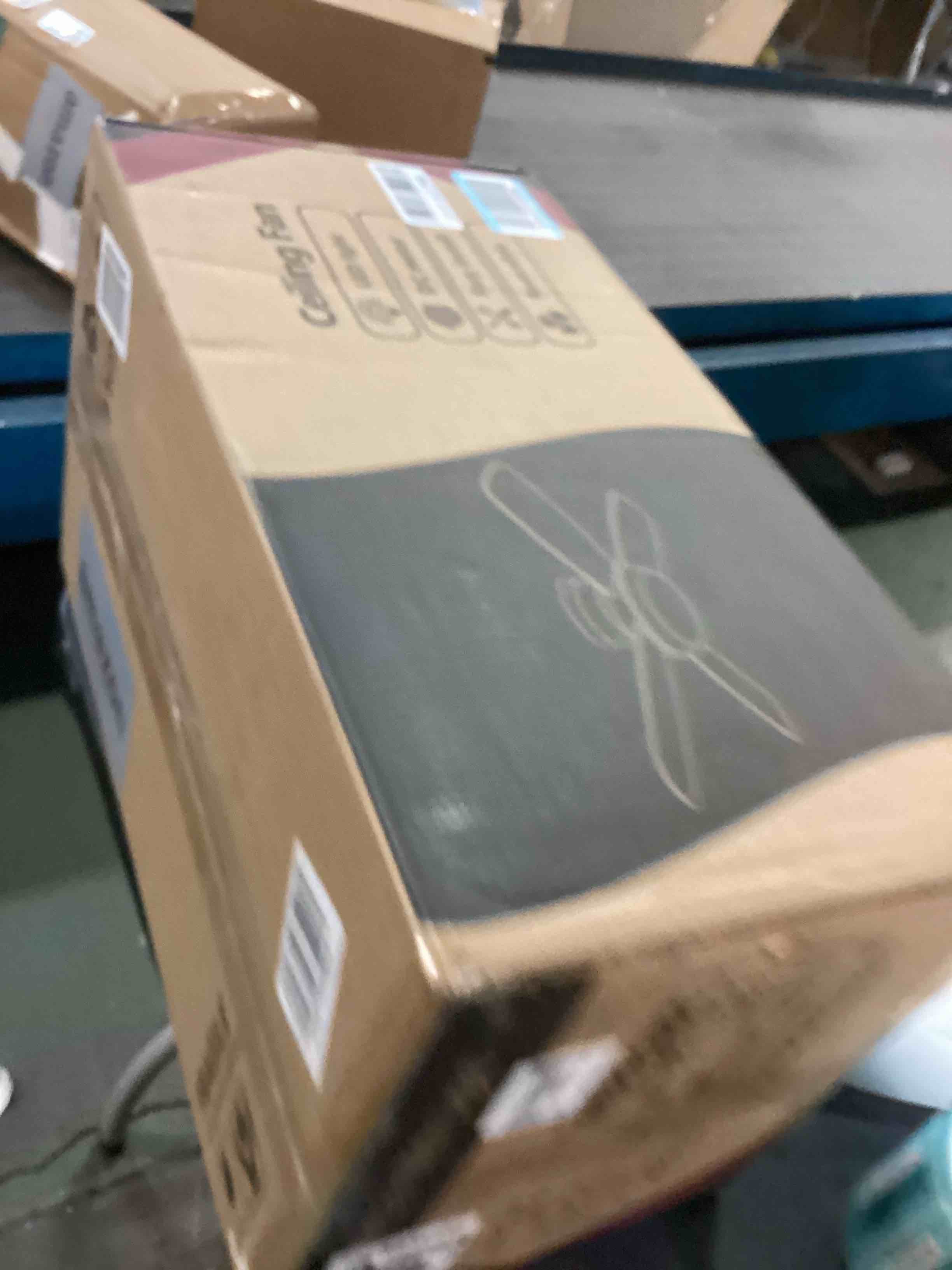 https://s3.amazonaws.com/lotting-images-prod/bidfta/BLU6339515_1711810494754.jpeg