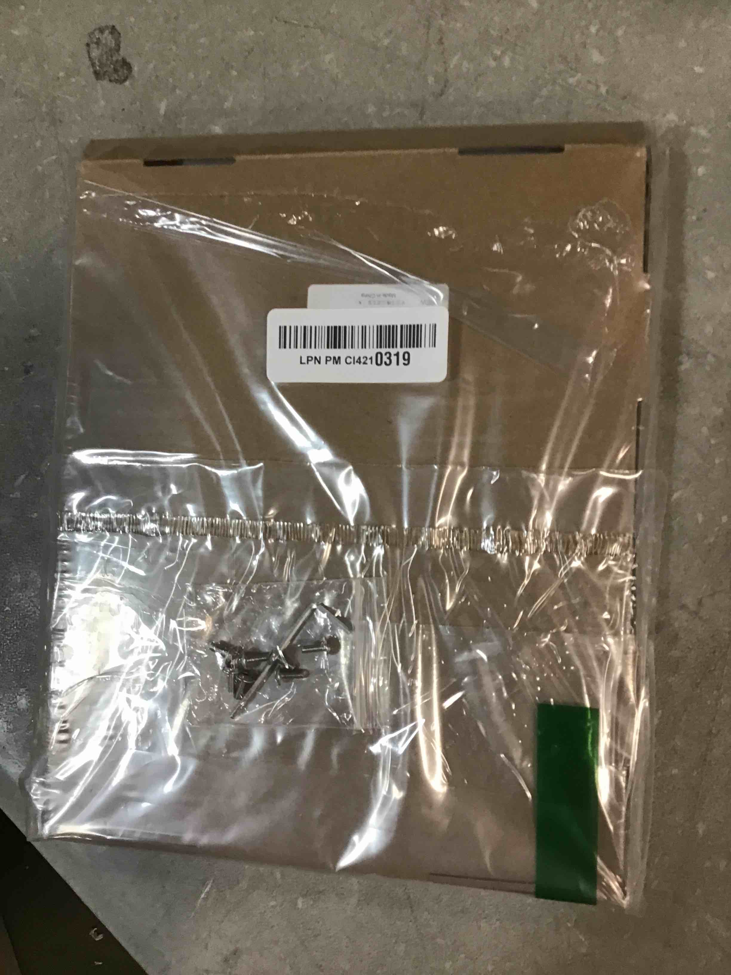 https://s3.amazonaws.com/lotting-images-prod/bidfta/BLU6340263_1712667252772.jpeg