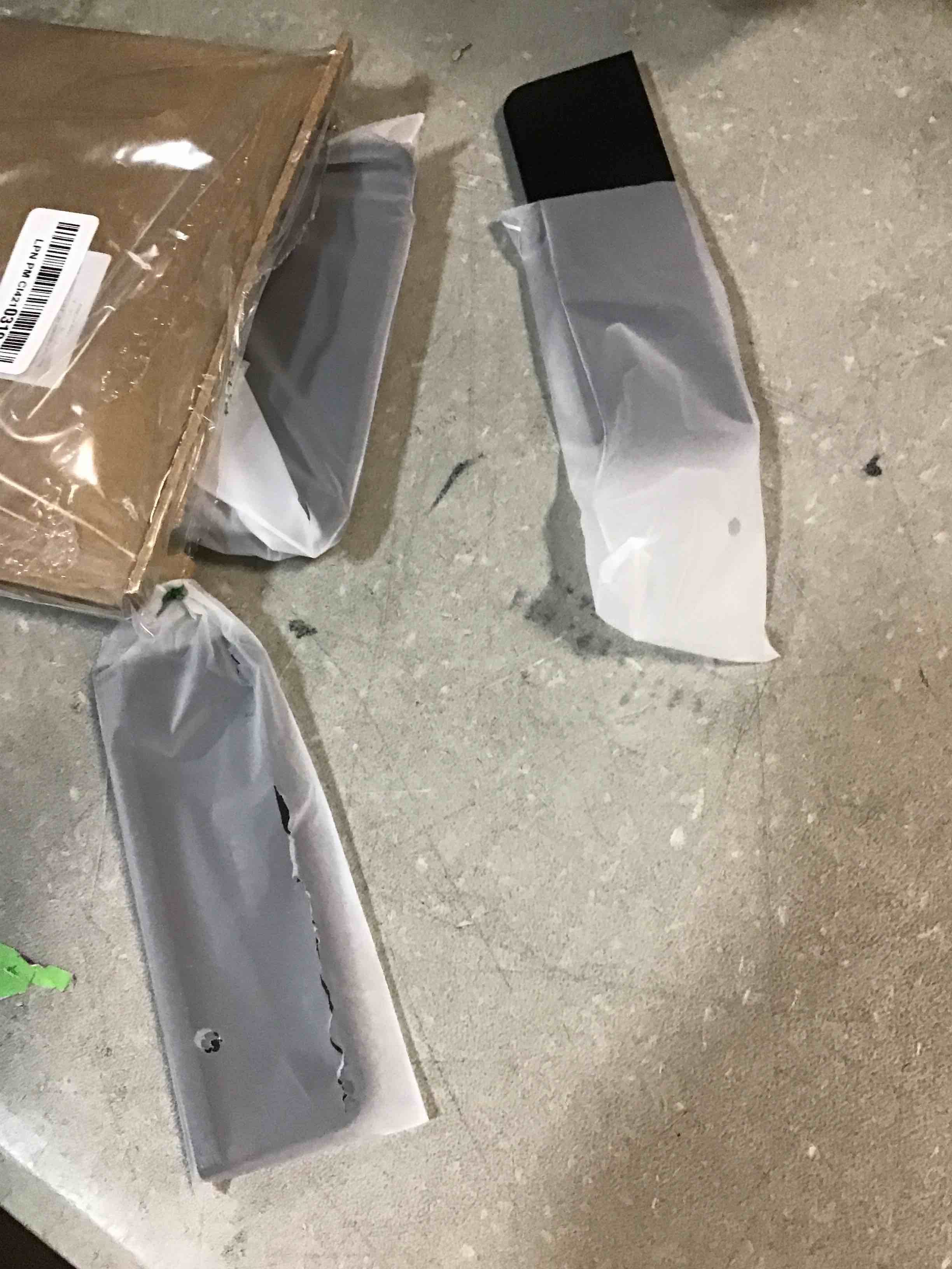 https://s3.amazonaws.com/lotting-images-prod/bidfta/BLU6340263_1712667279354.jpeg