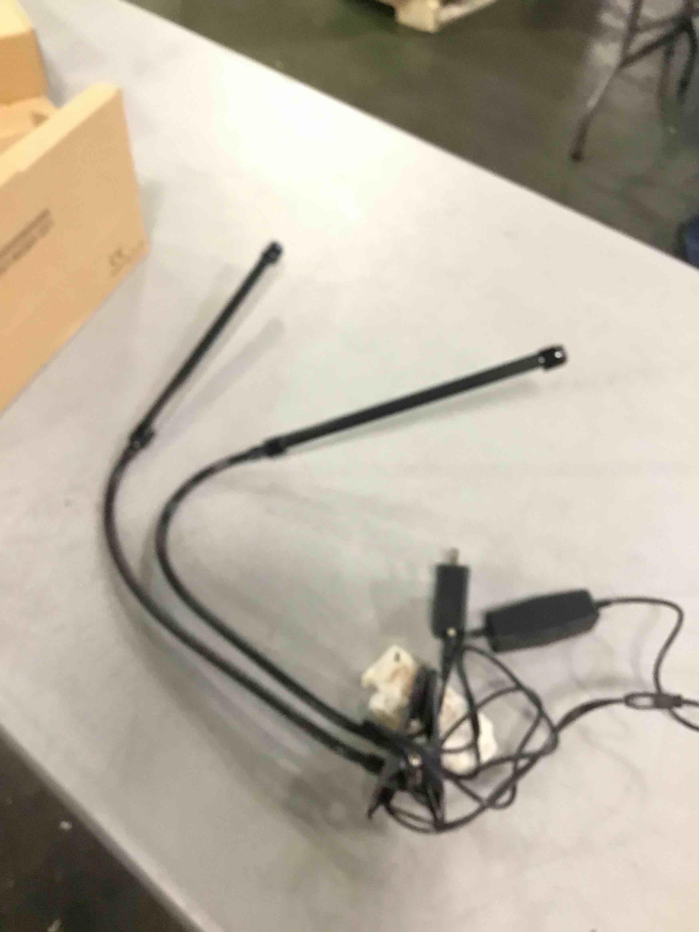 https://s3.amazonaws.com/lotting-images-prod/bidfta/BLU6342163_1713547286845.jpeg