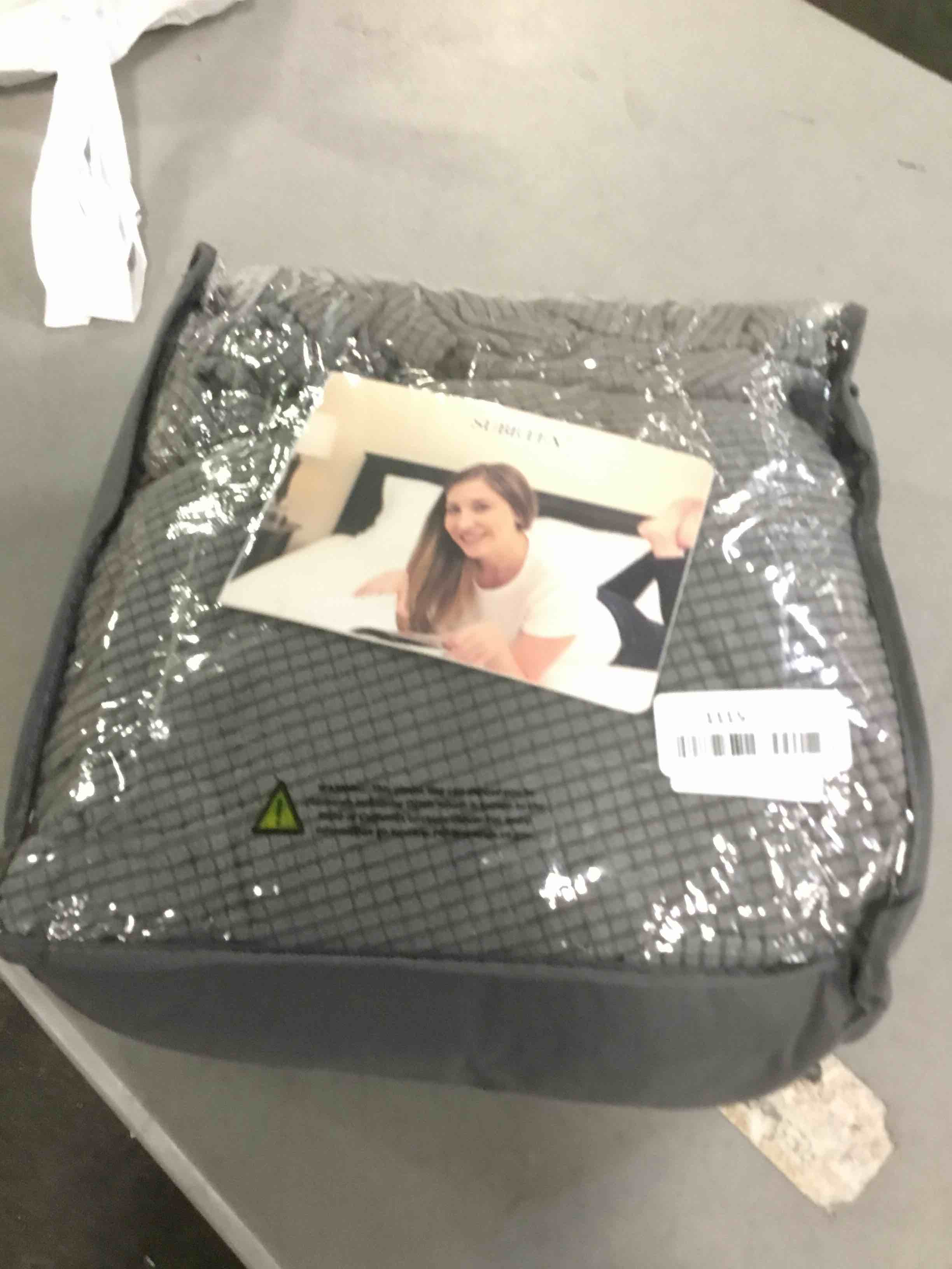 https://s3.amazonaws.com/lotting-images-prod/bidfta/BLU6342177_1713549129513.jpeg