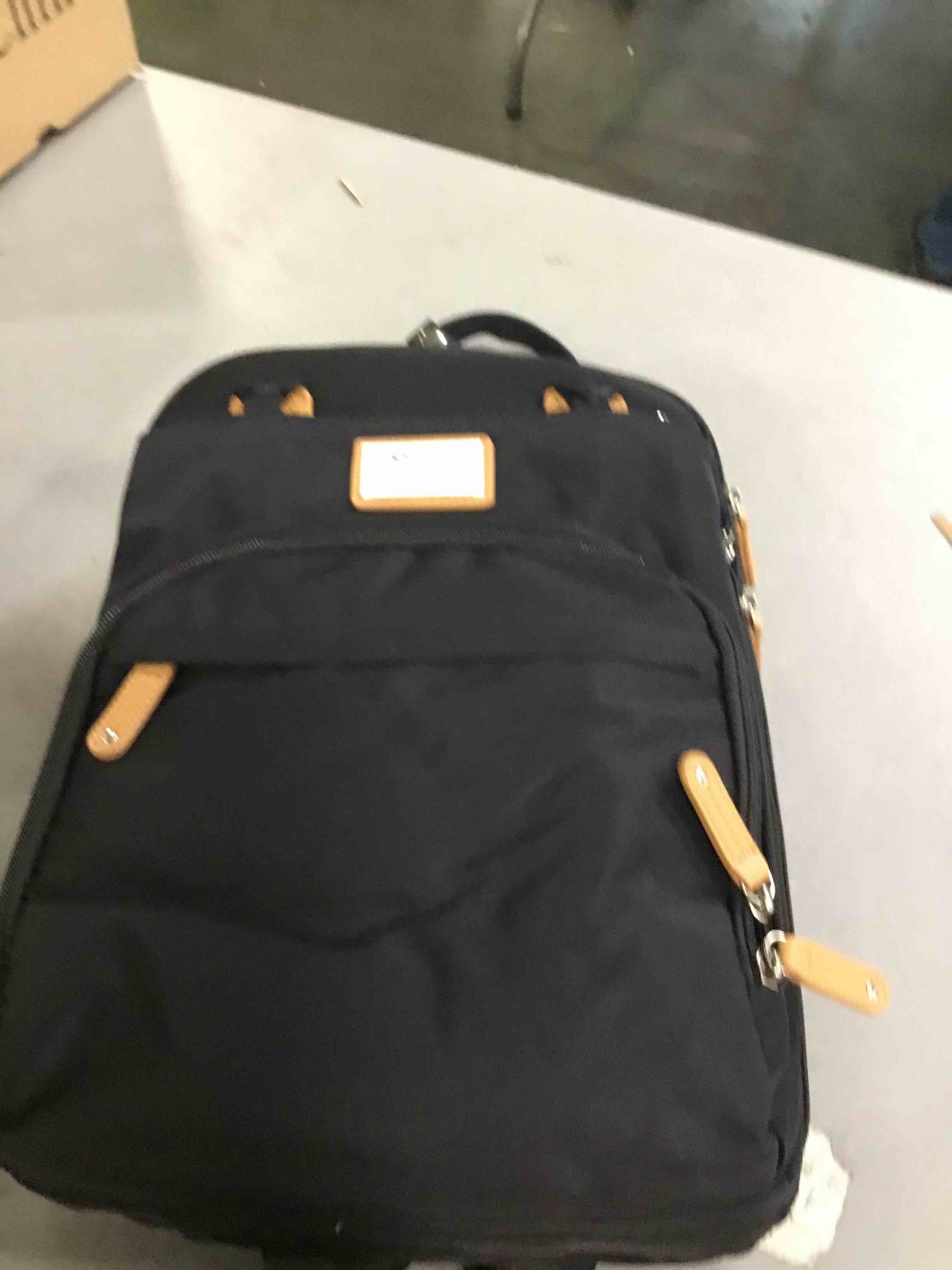 https://s3.amazonaws.com/lotting-images-prod/bidfta/BLU6342192_1713552557950.jpeg