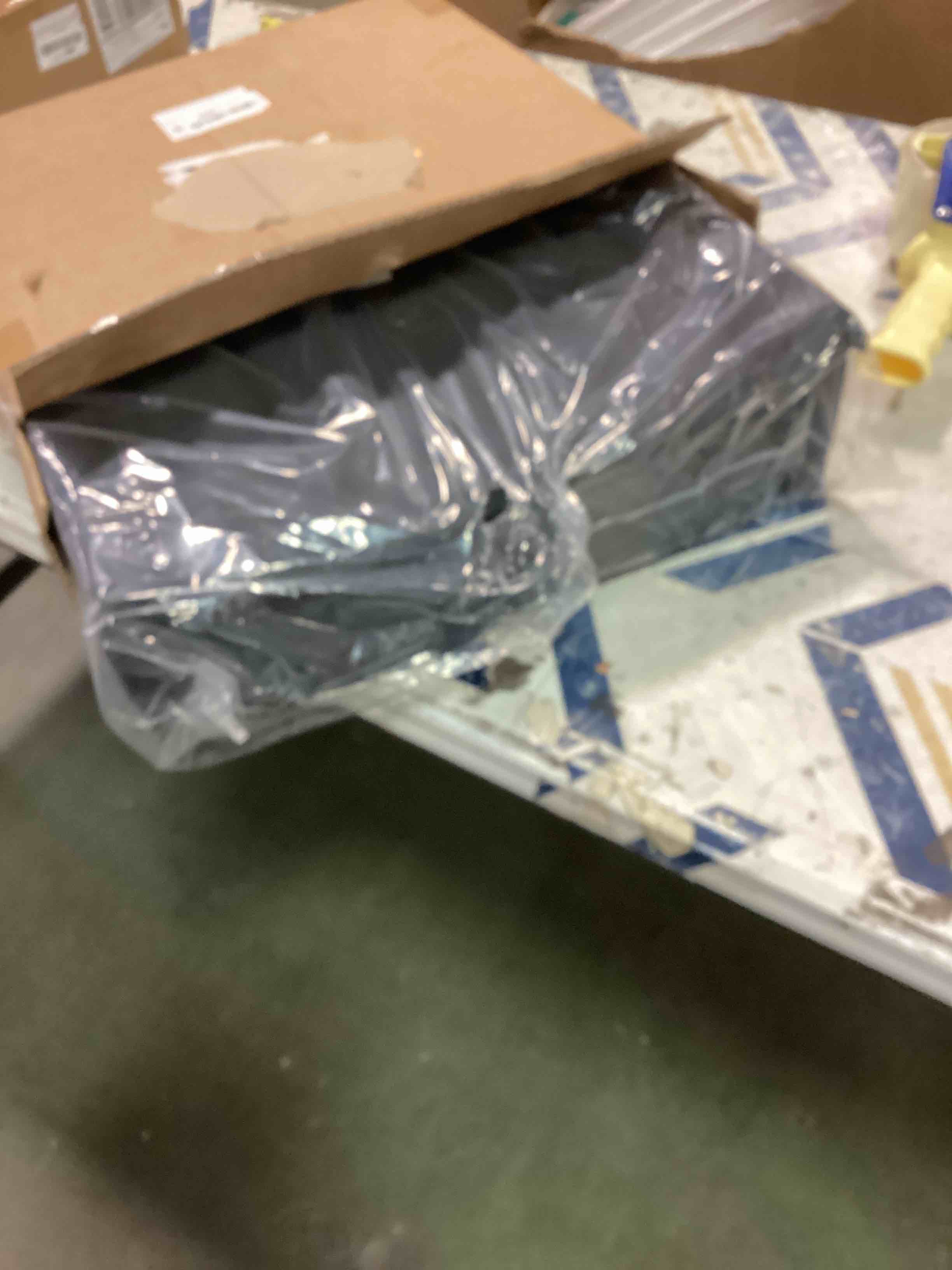 https://s3.amazonaws.com/lotting-images-prod/bidfta/BLU6342288_1713874595960.jpeg