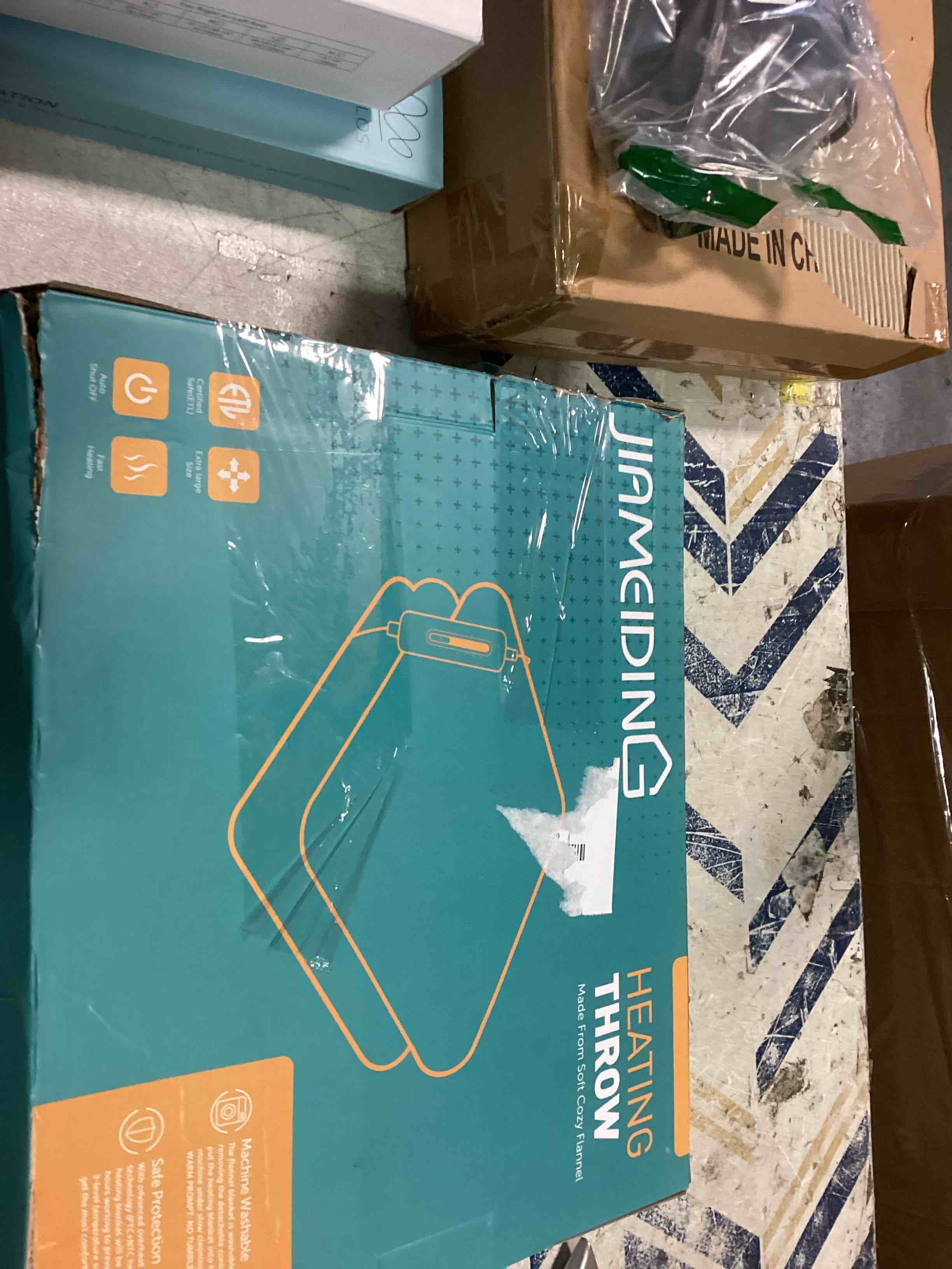 https://s3.amazonaws.com/lotting-images-prod/bidfta/BLU6342436_1713902167338.jpeg