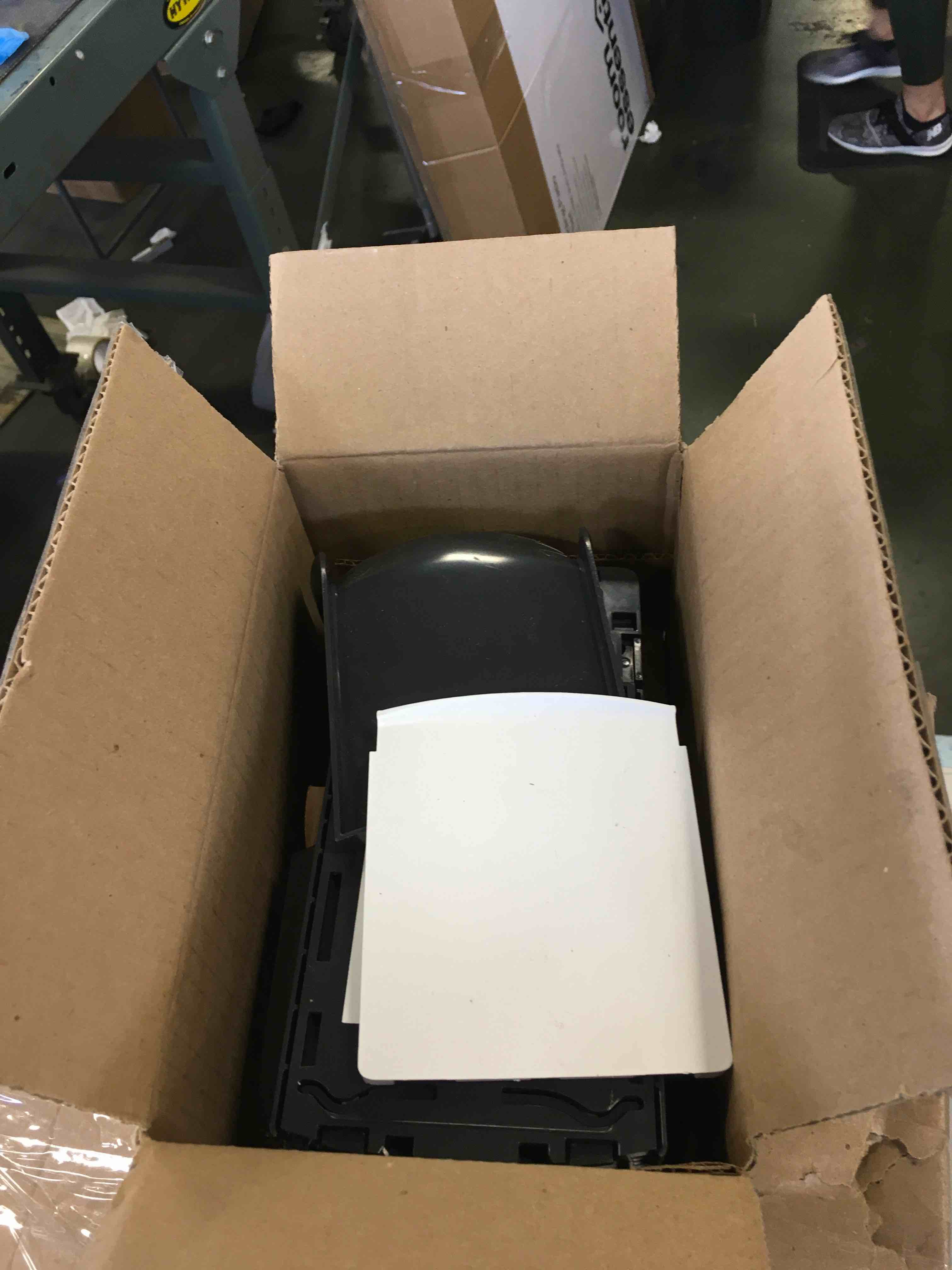 https://s3.amazonaws.com/lotting-images-prod/bidfta/BLU6342512_1711992302467.jpeg