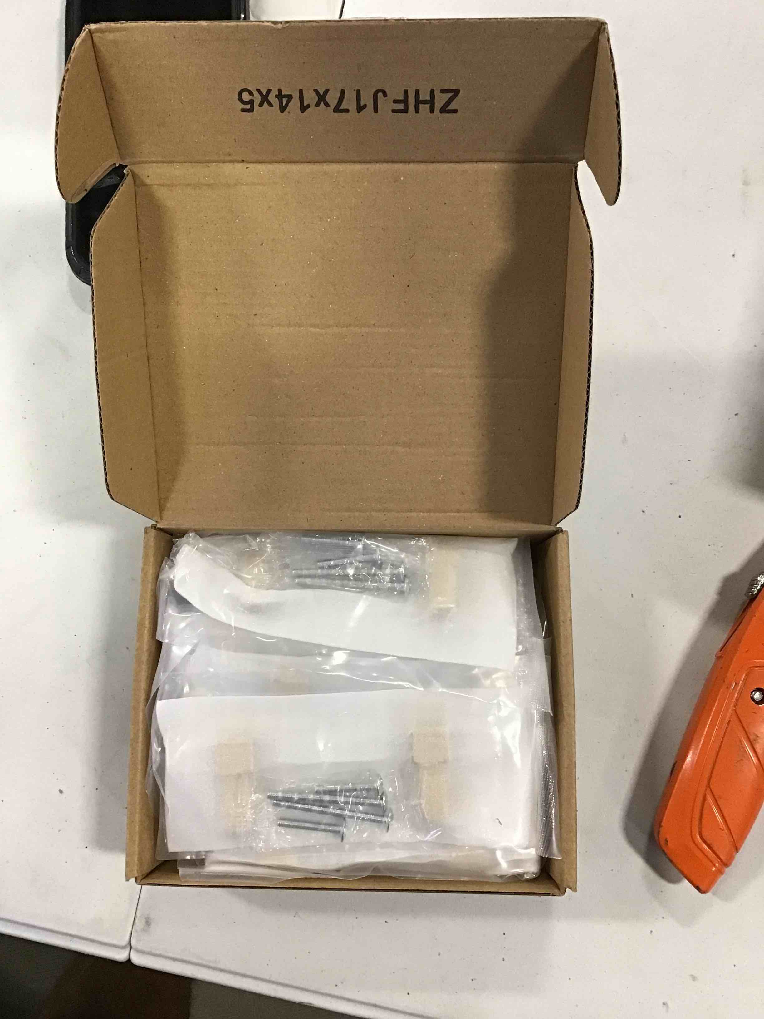 https://s3.amazonaws.com/lotting-images-prod/bidfta/BLU6342709_1712147119418.jpeg