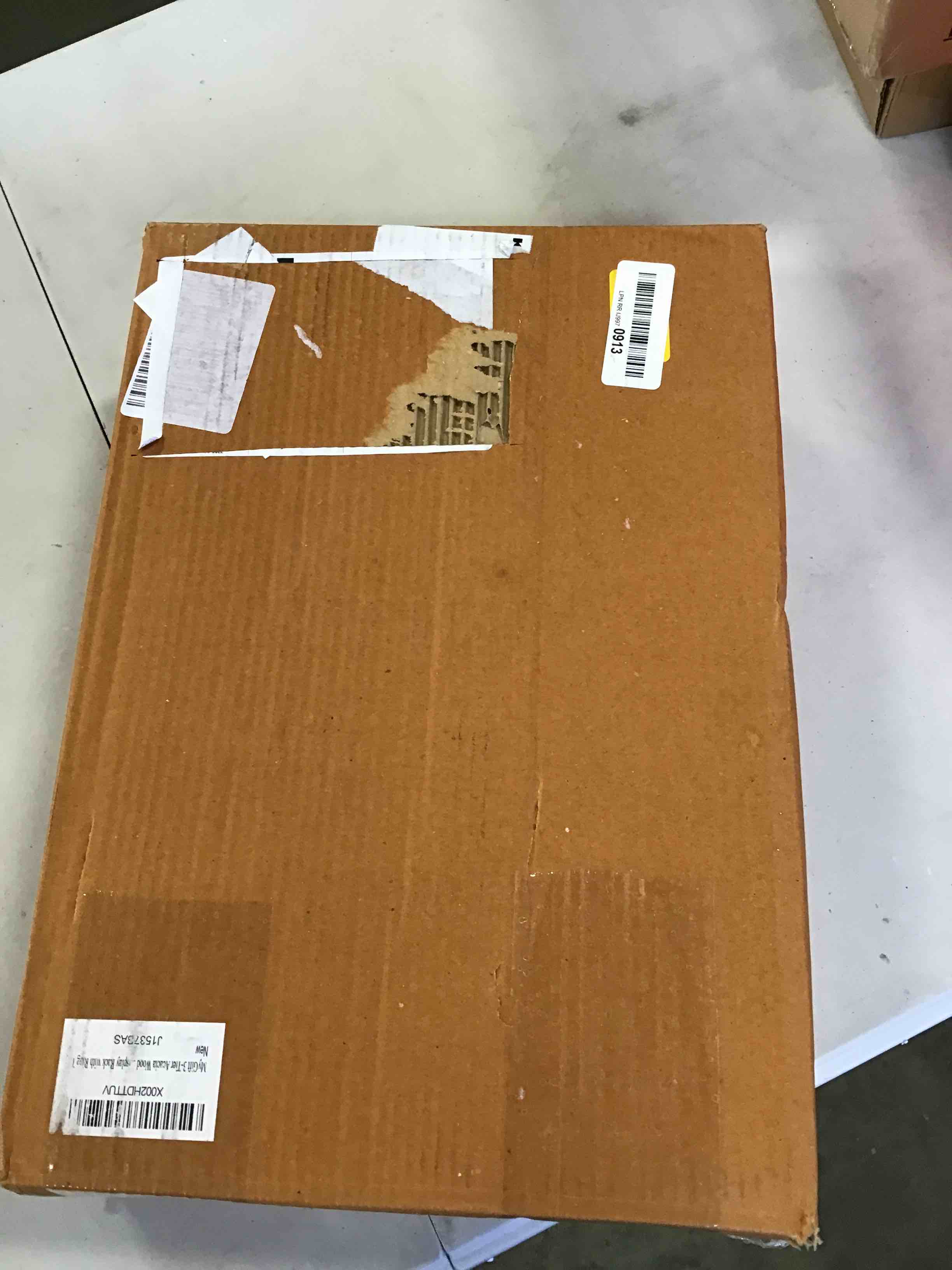 https://s3.amazonaws.com/lotting-images-prod/bidfta/BLU6343017_1712579365906.jpeg