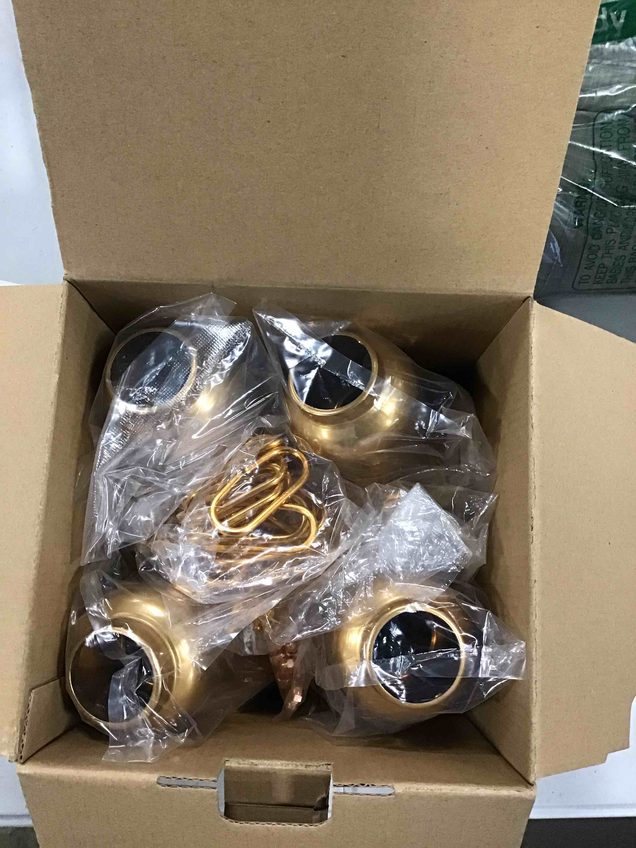 https://s3.amazonaws.com/lotting-images-prod/bidfta/BLU6343726_1712841370458.jpeg