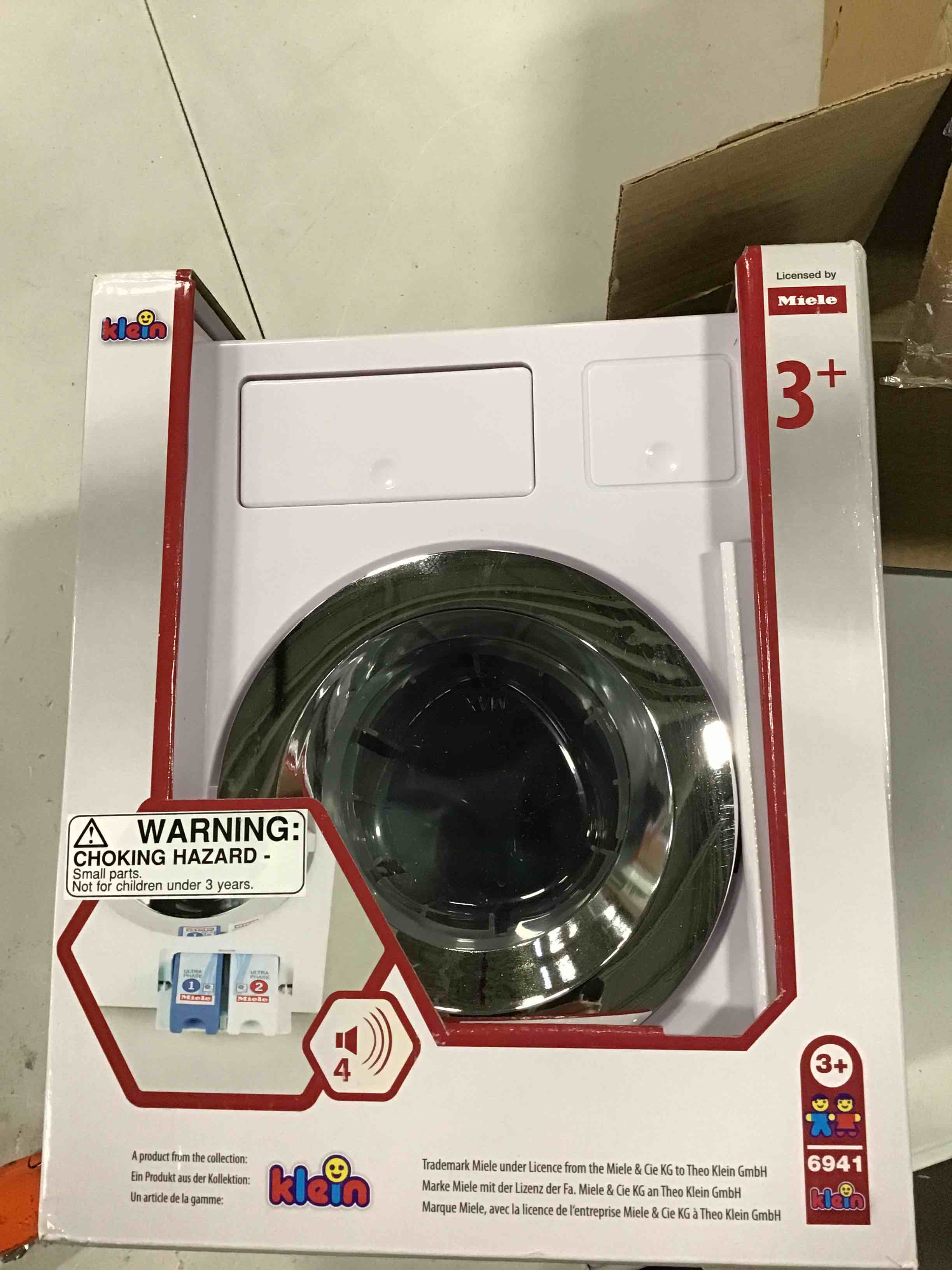 https://s3.amazonaws.com/lotting-images-prod/bidfta/BLU6343850_1712862207092.jpeg