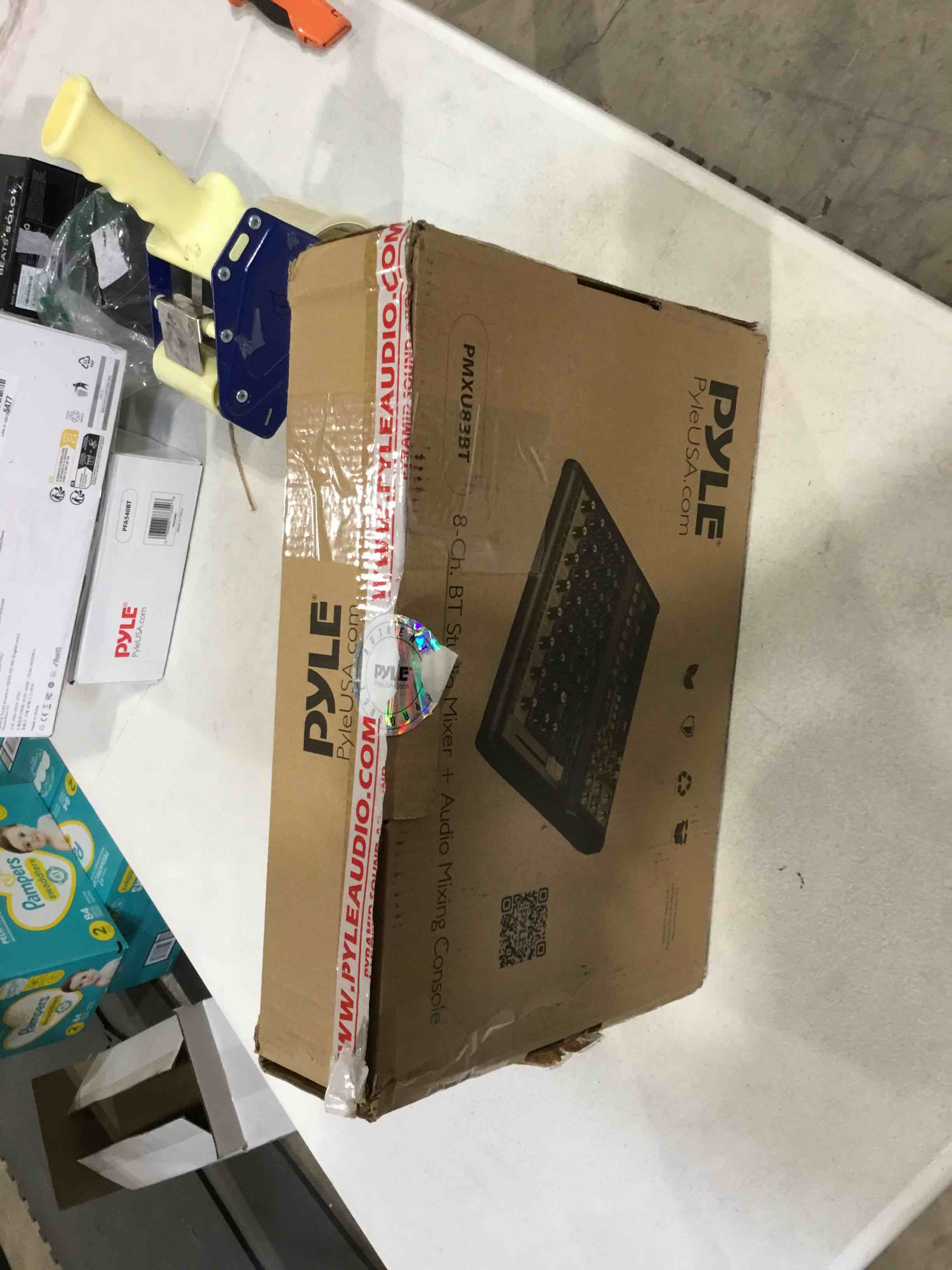 https://s3.amazonaws.com/lotting-images-prod/bidfta/BLU6345890_1718720738990.jpeg