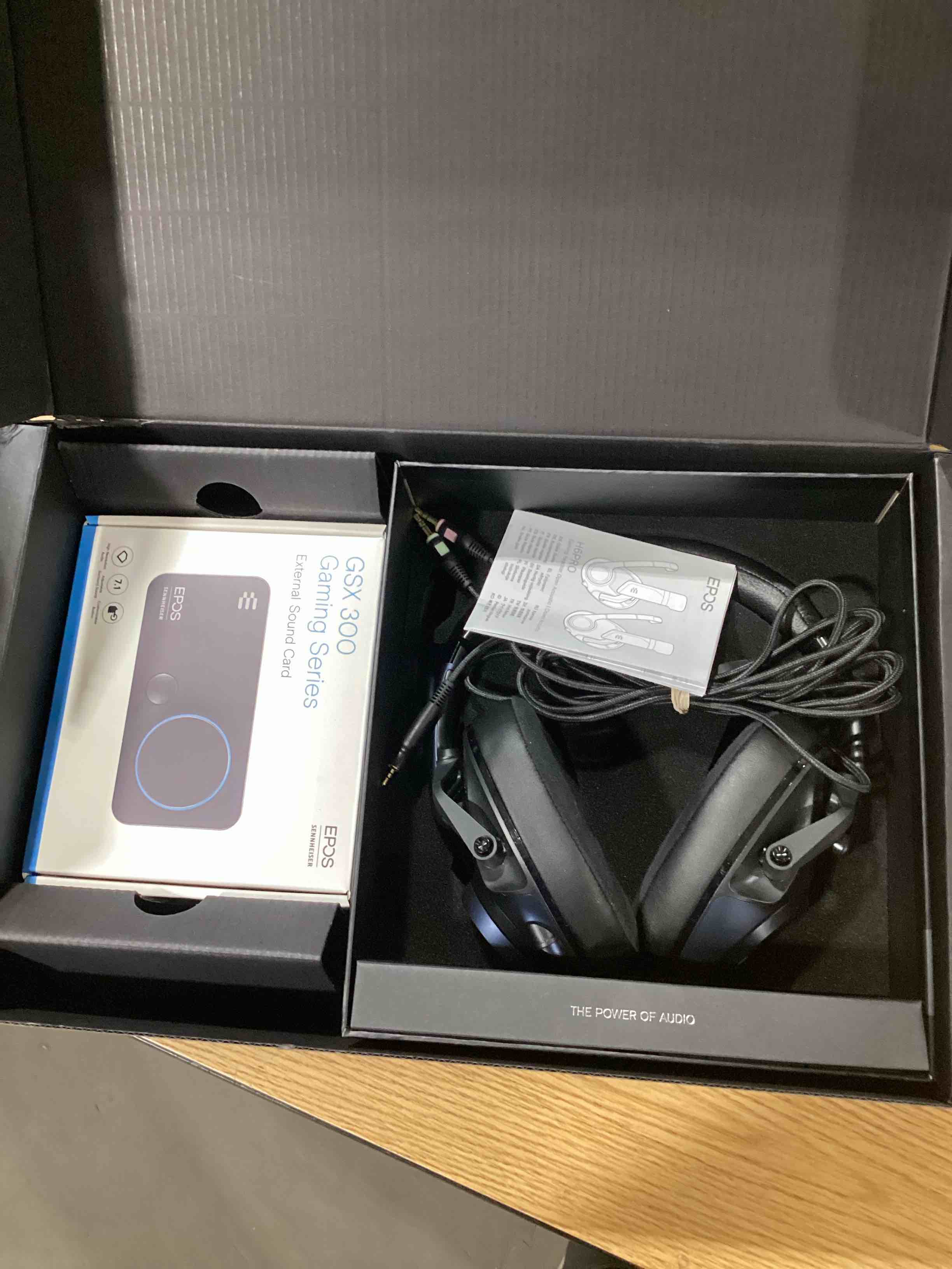 https://s3.amazonaws.com/lotting-images-prod/bidfta/BLU6347454_1718732707814.jpeg