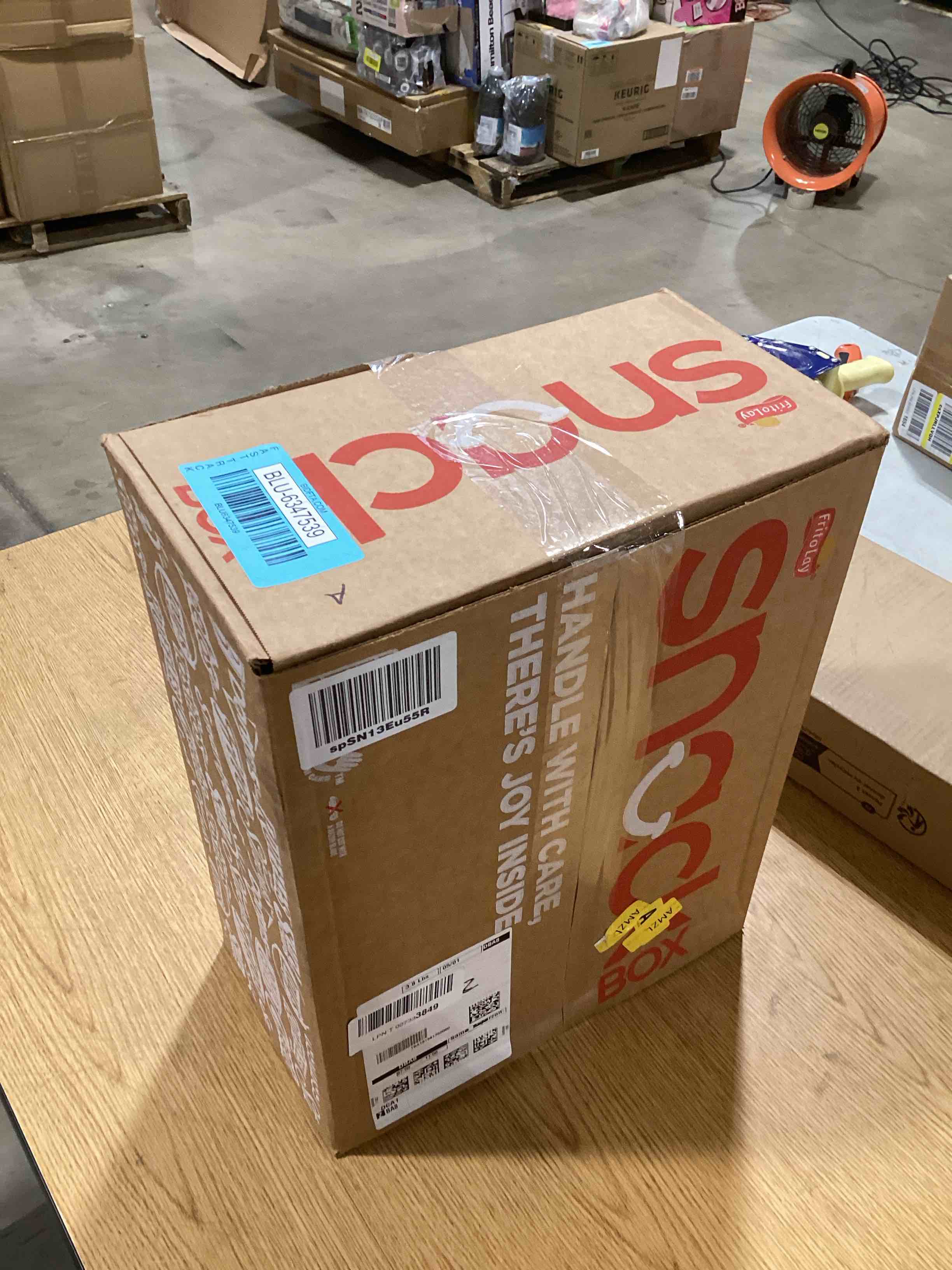 https://s3.amazonaws.com/lotting-images-prod/bidfta/BLU6347539_1718969931952.jpeg