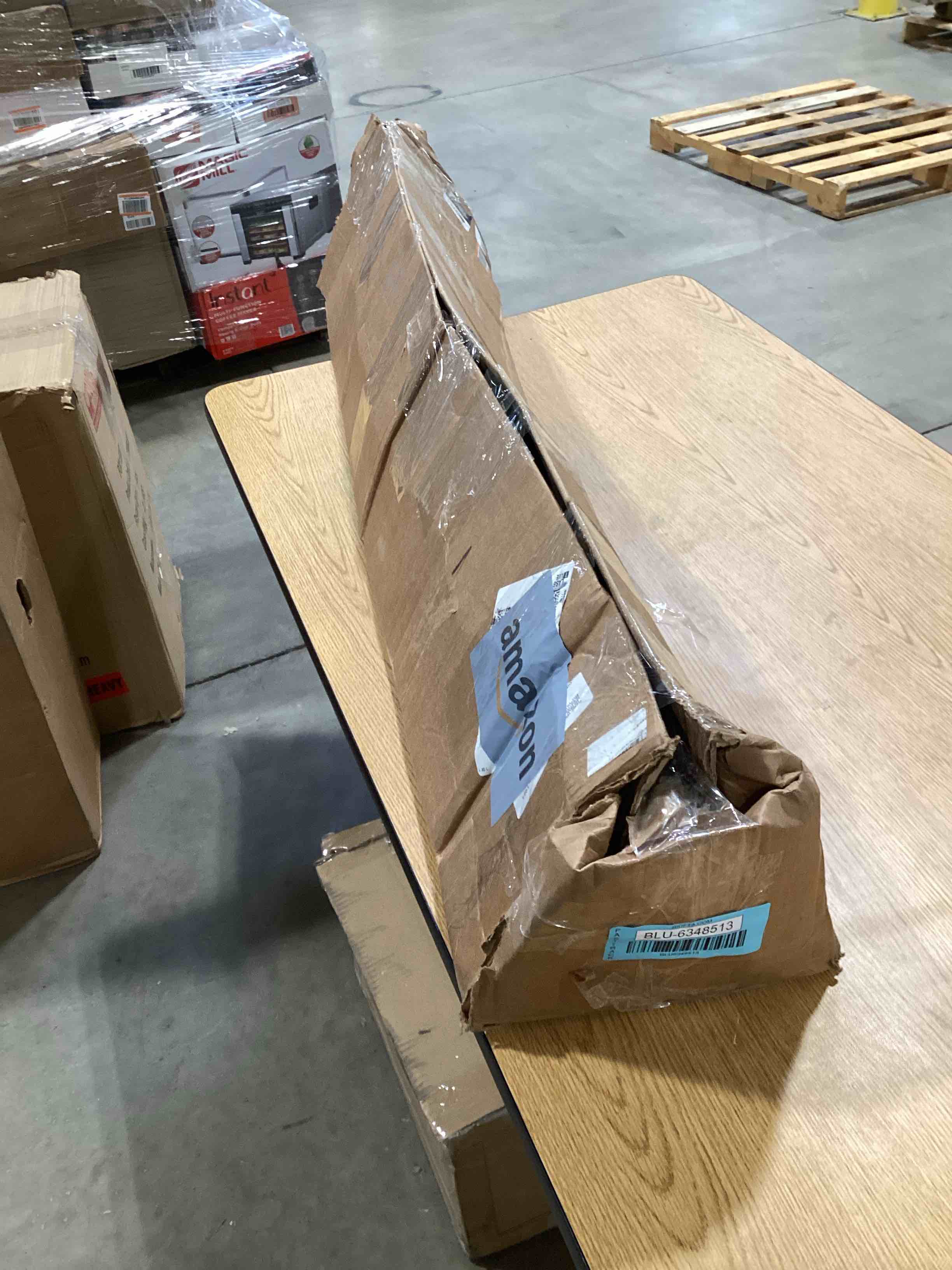 https://s3.amazonaws.com/lotting-images-prod/bidfta/BLU6348513_1714497034947.jpeg