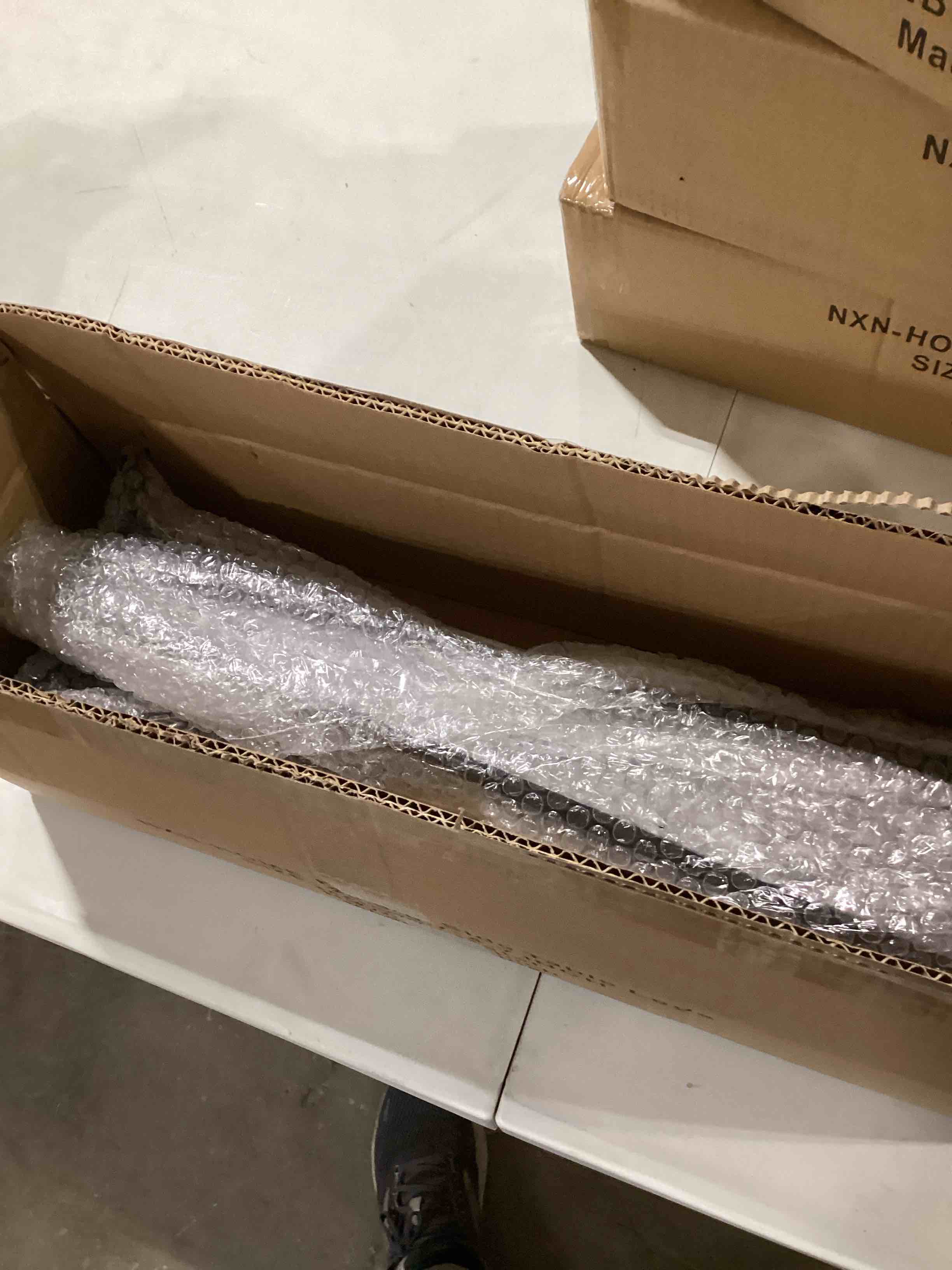 https://s3.amazonaws.com/lotting-images-prod/bidfta/BLU6348868_1715084528115.jpeg