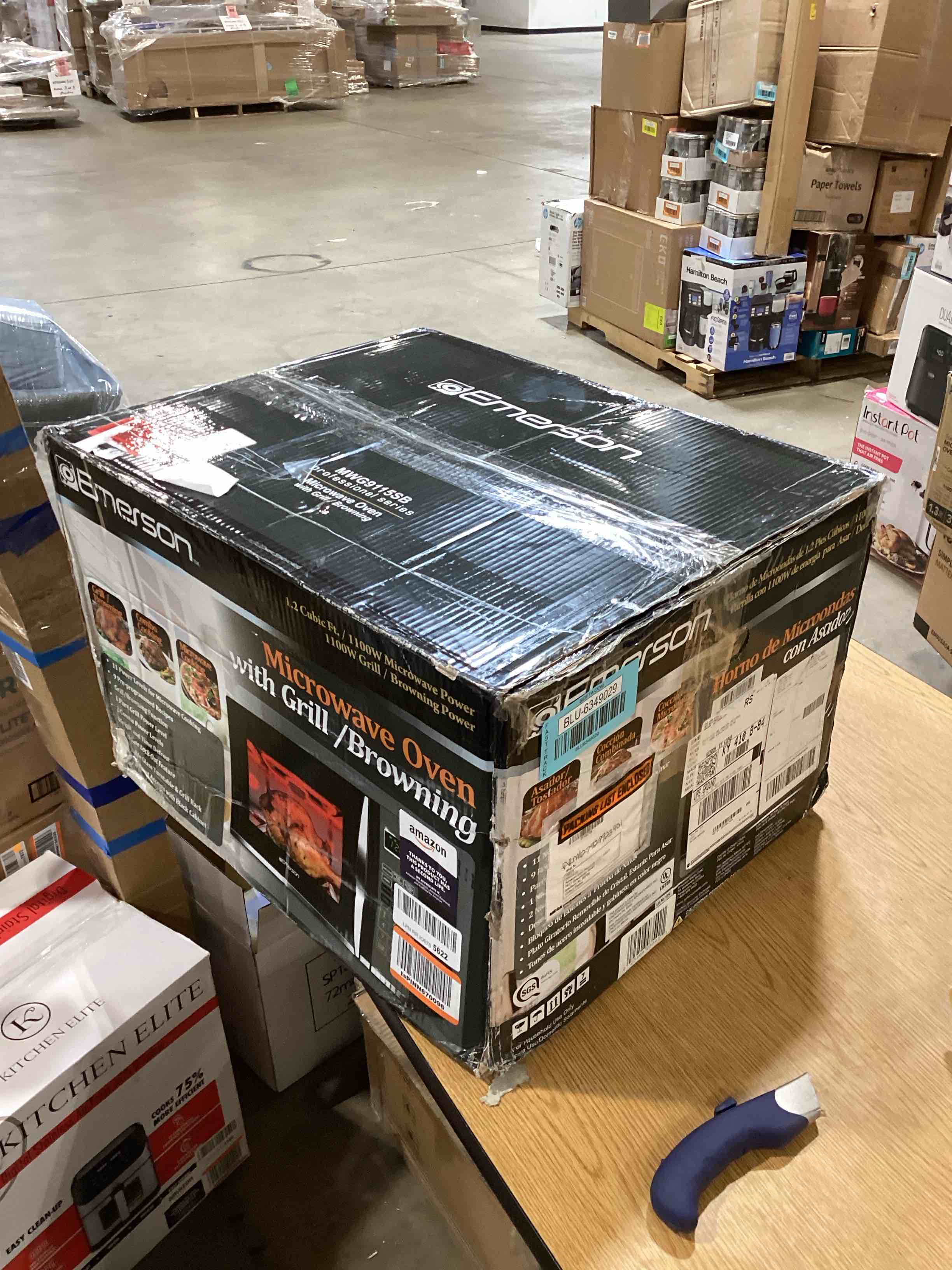 https://s3.amazonaws.com/lotting-images-prod/bidfta/BLU6349029_1715875544055.jpeg
