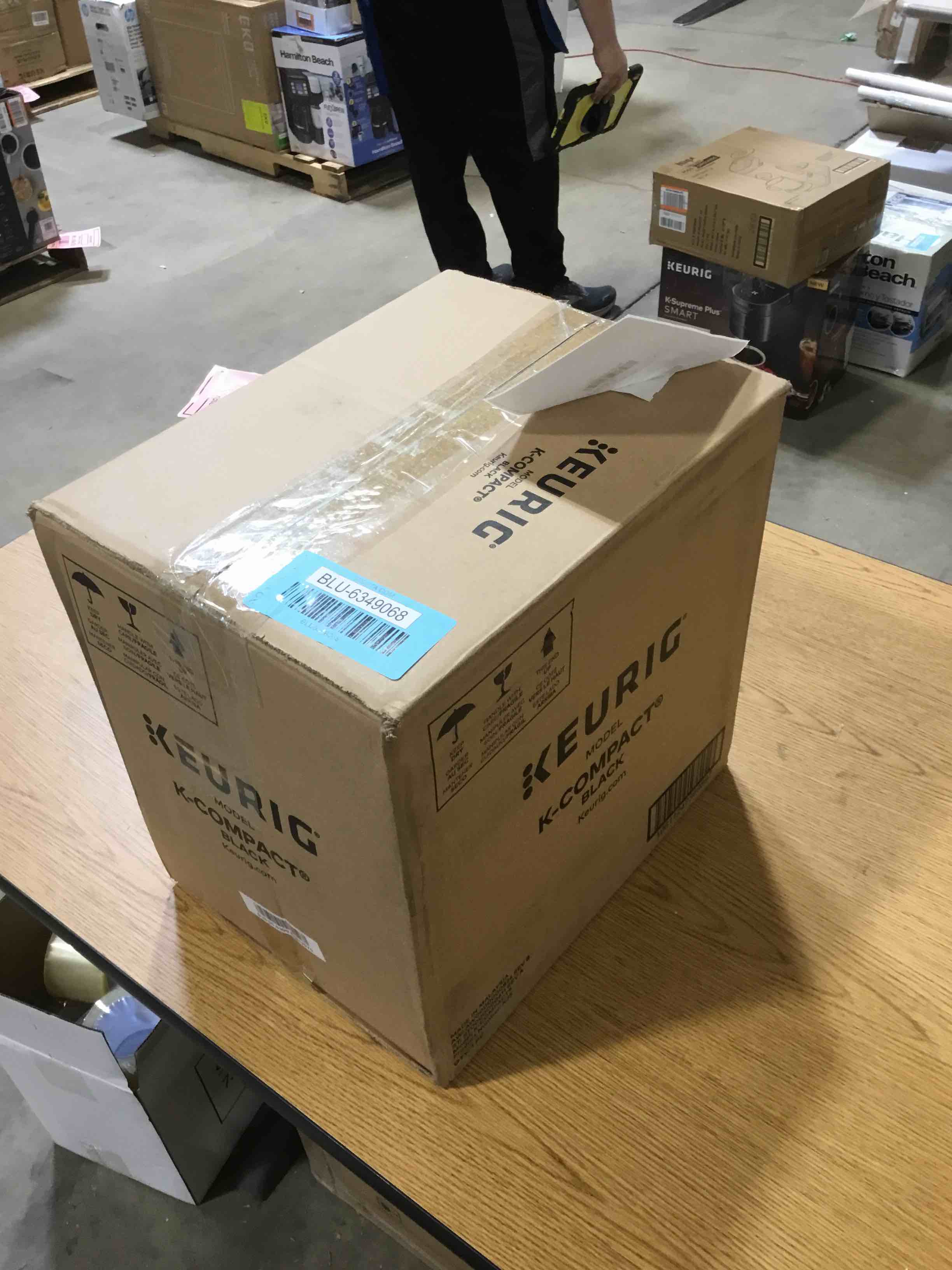 https://s3.amazonaws.com/lotting-images-prod/bidfta/BLU6349068_1715879595969.jpeg