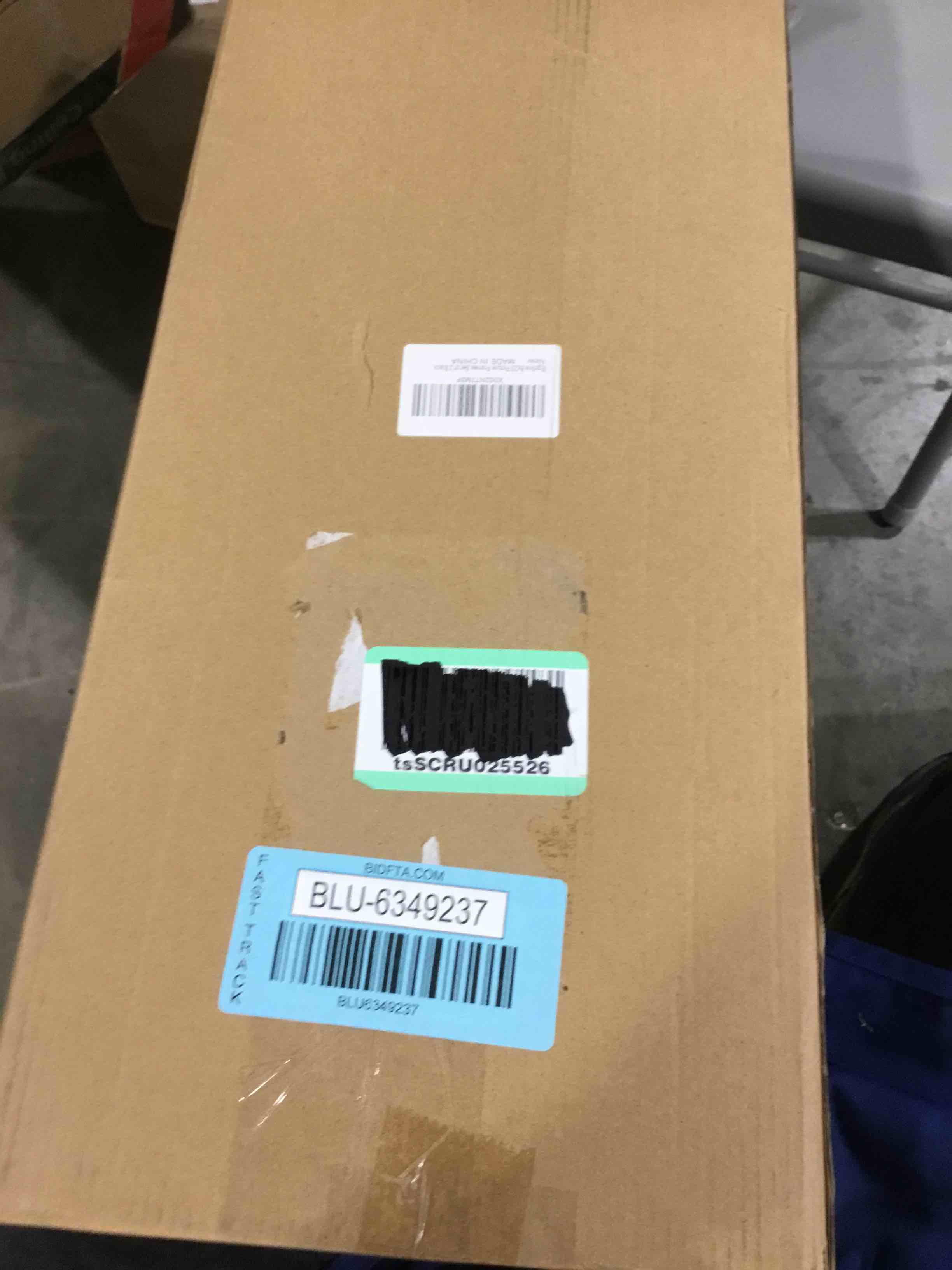 https://s3.amazonaws.com/lotting-images-prod/bidfta/BLU6349237_1716033318808.jpeg
