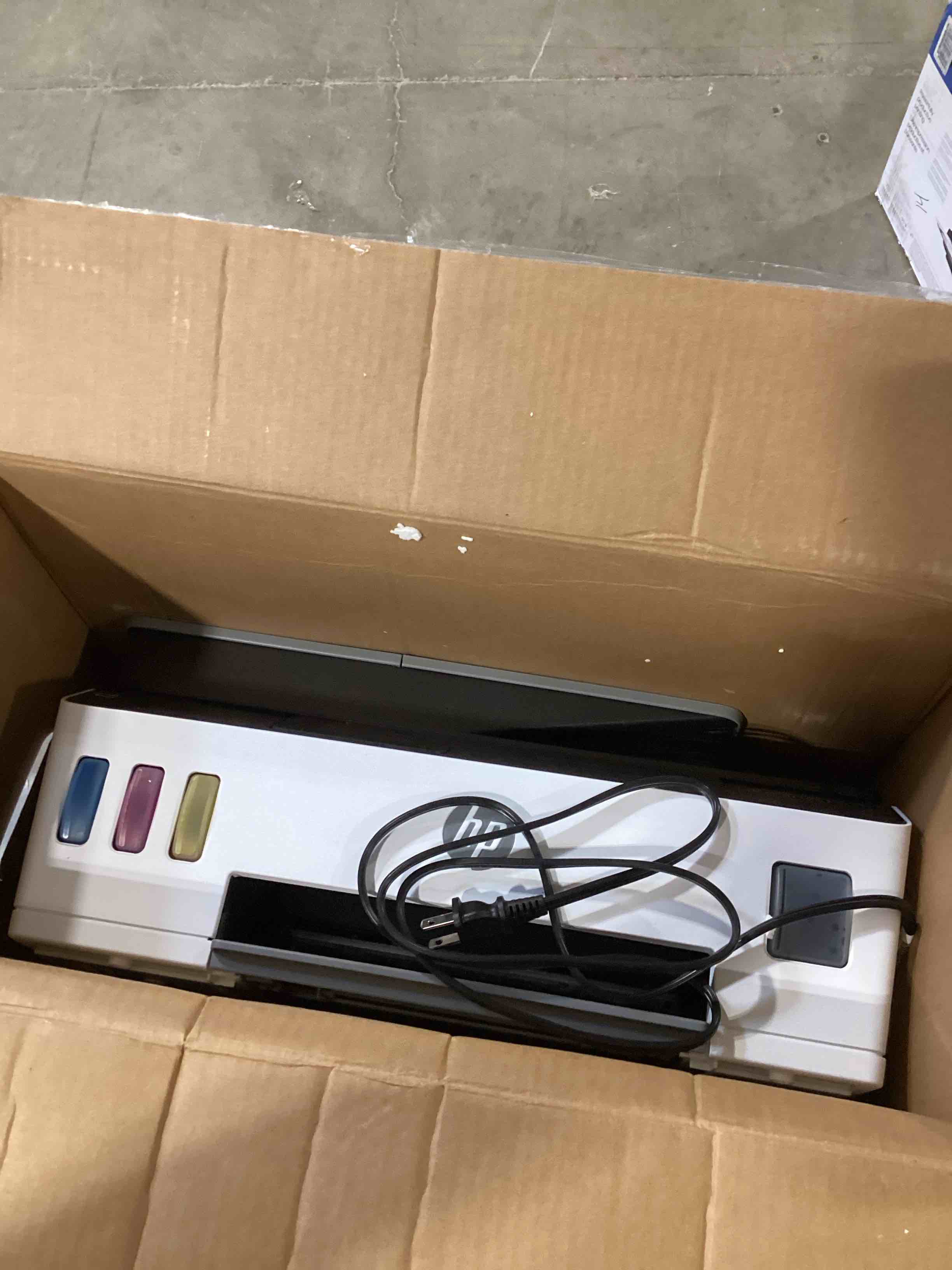 https://s3.amazonaws.com/lotting-images-prod/bidfta/BLU6349674_1716904246726.jpeg