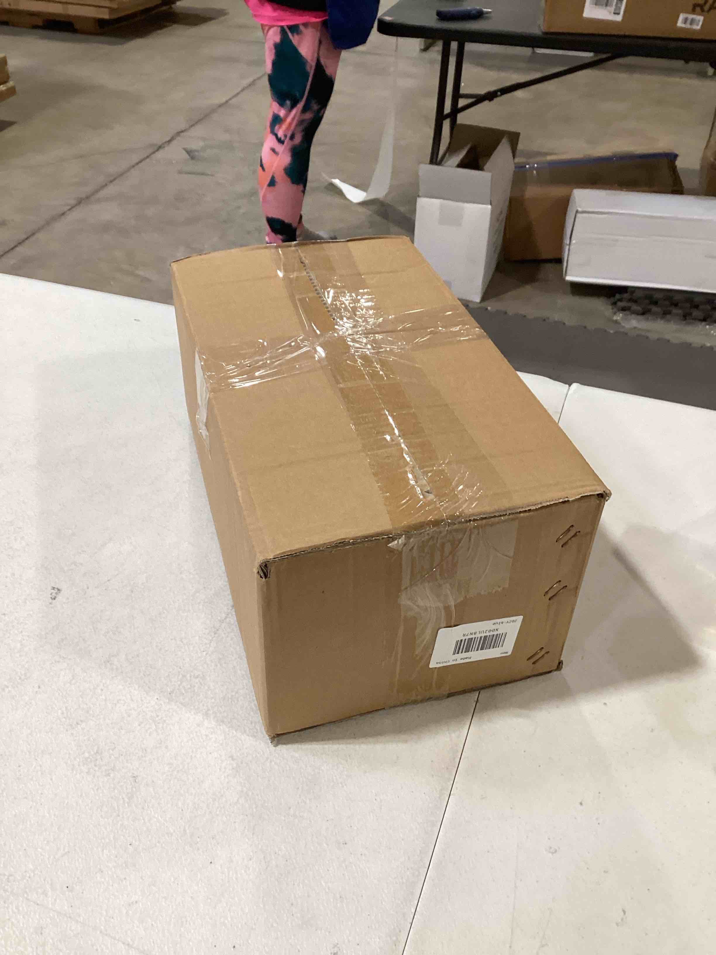 https://s3.amazonaws.com/lotting-images-prod/bidfta/BLU6349881_1717073232232.jpeg